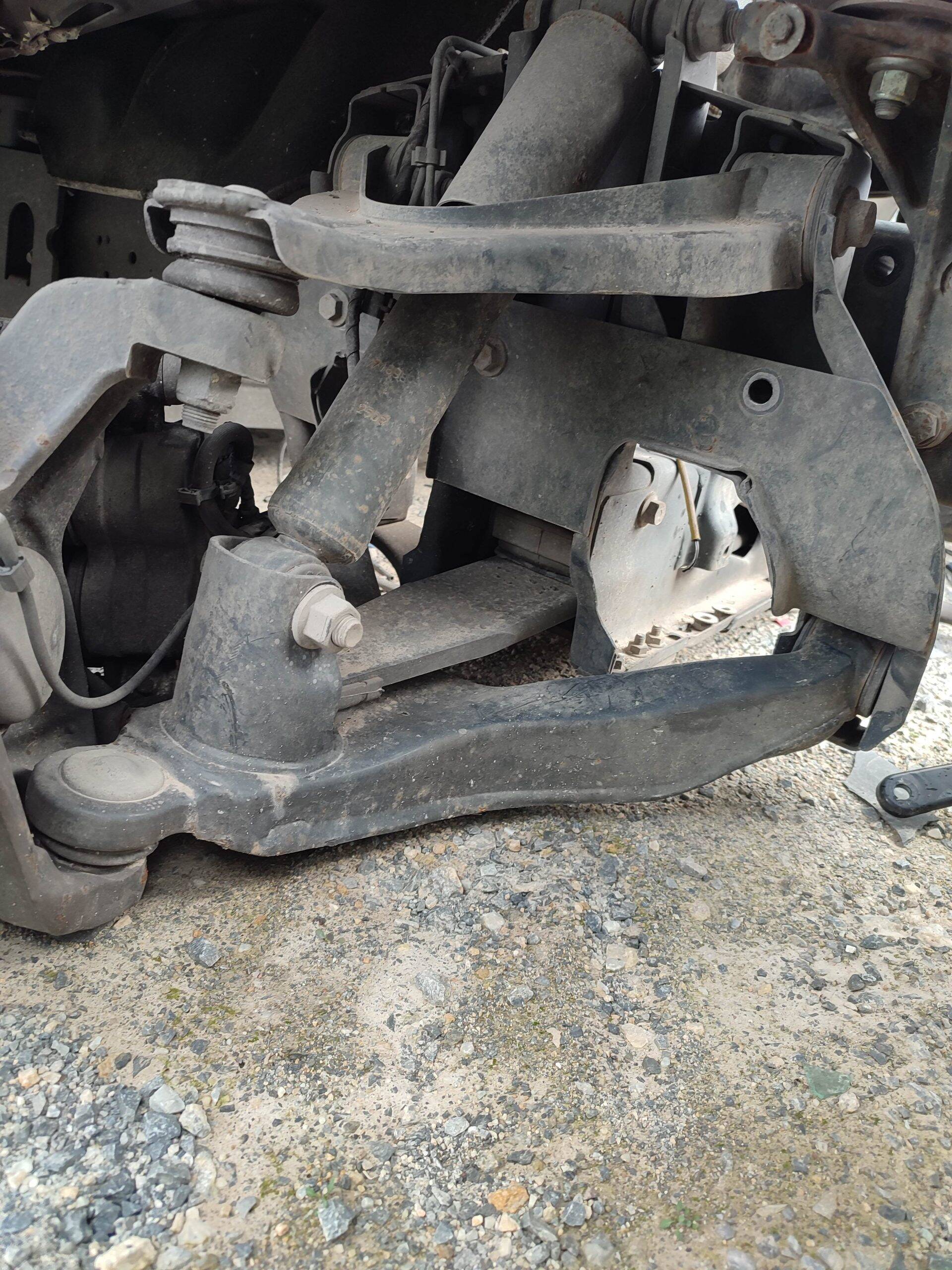 Brazo suspension inferior delantero derecho iveco daily furgón (2014->)