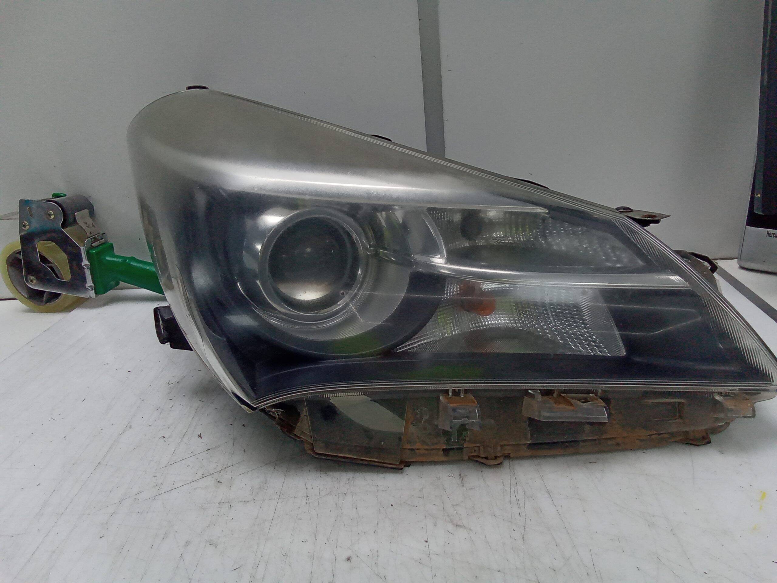 Faro derecho toyota yaris (p13)(2014->)