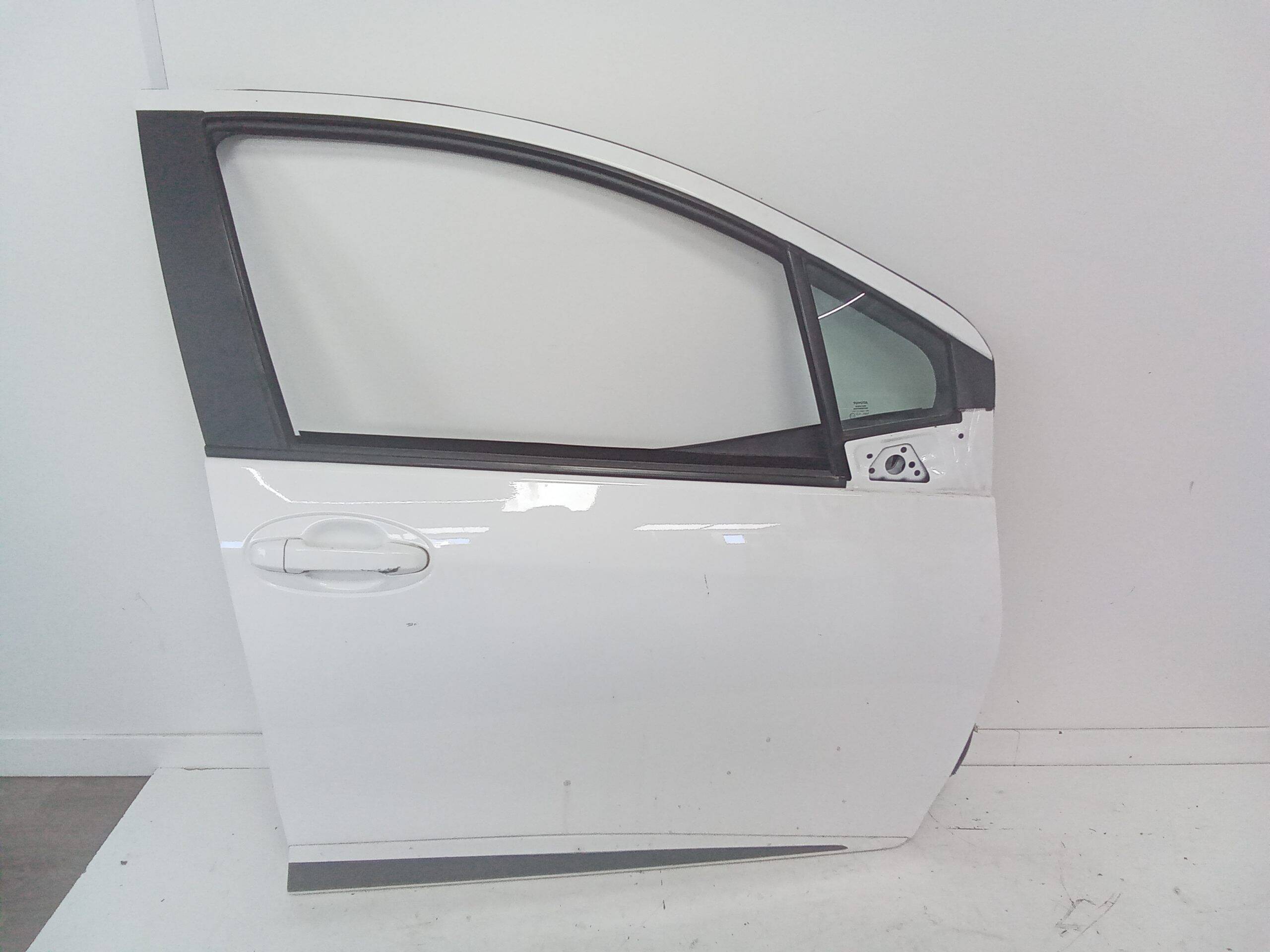 Puerta delantera derecha toyota yaris (xp13)(2017->)