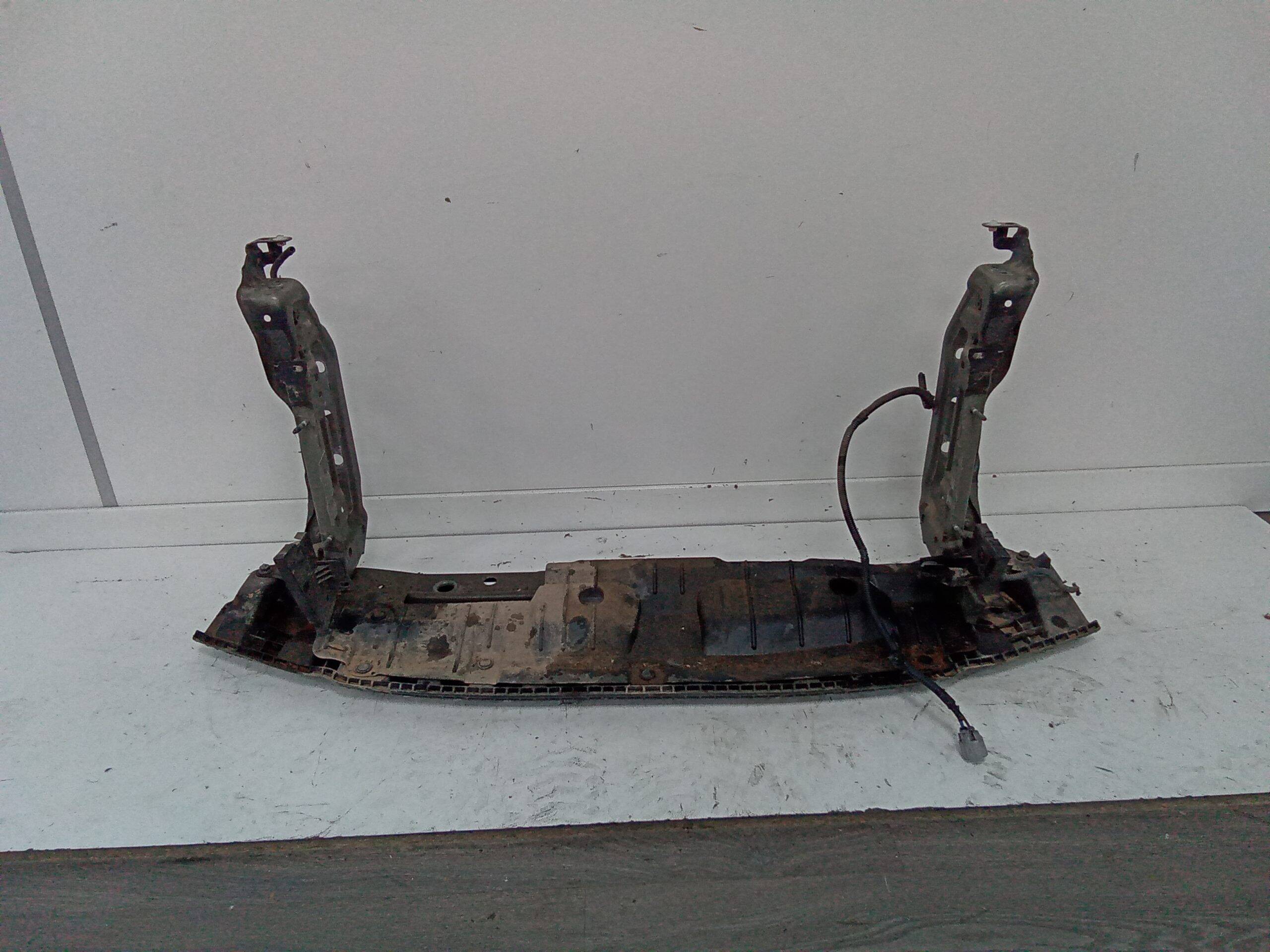 Soporte radiador toyota yaris (p13)(2014->)