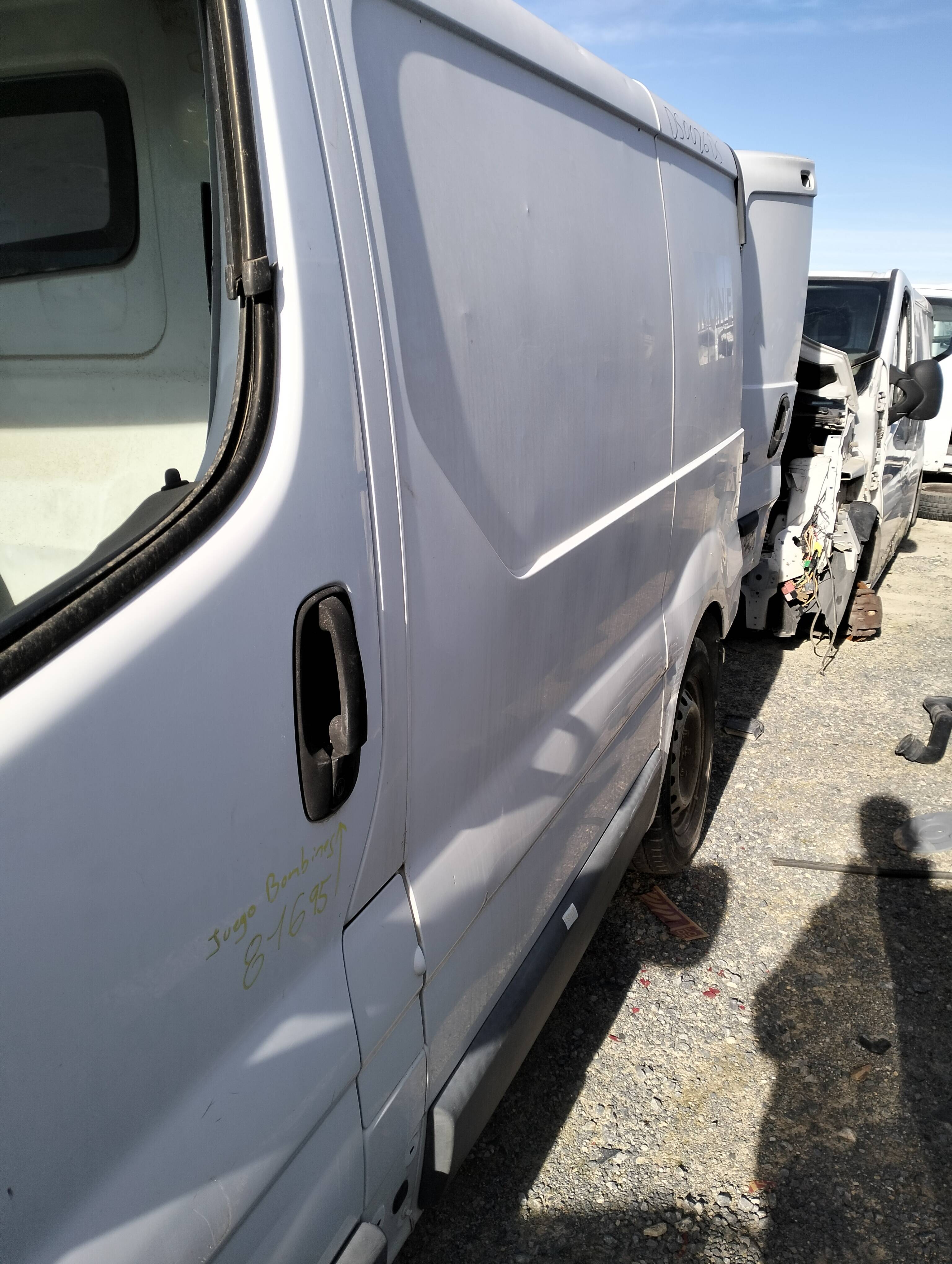 Tapa deposito de combustible renault trafic ii furgón (04.2001->)