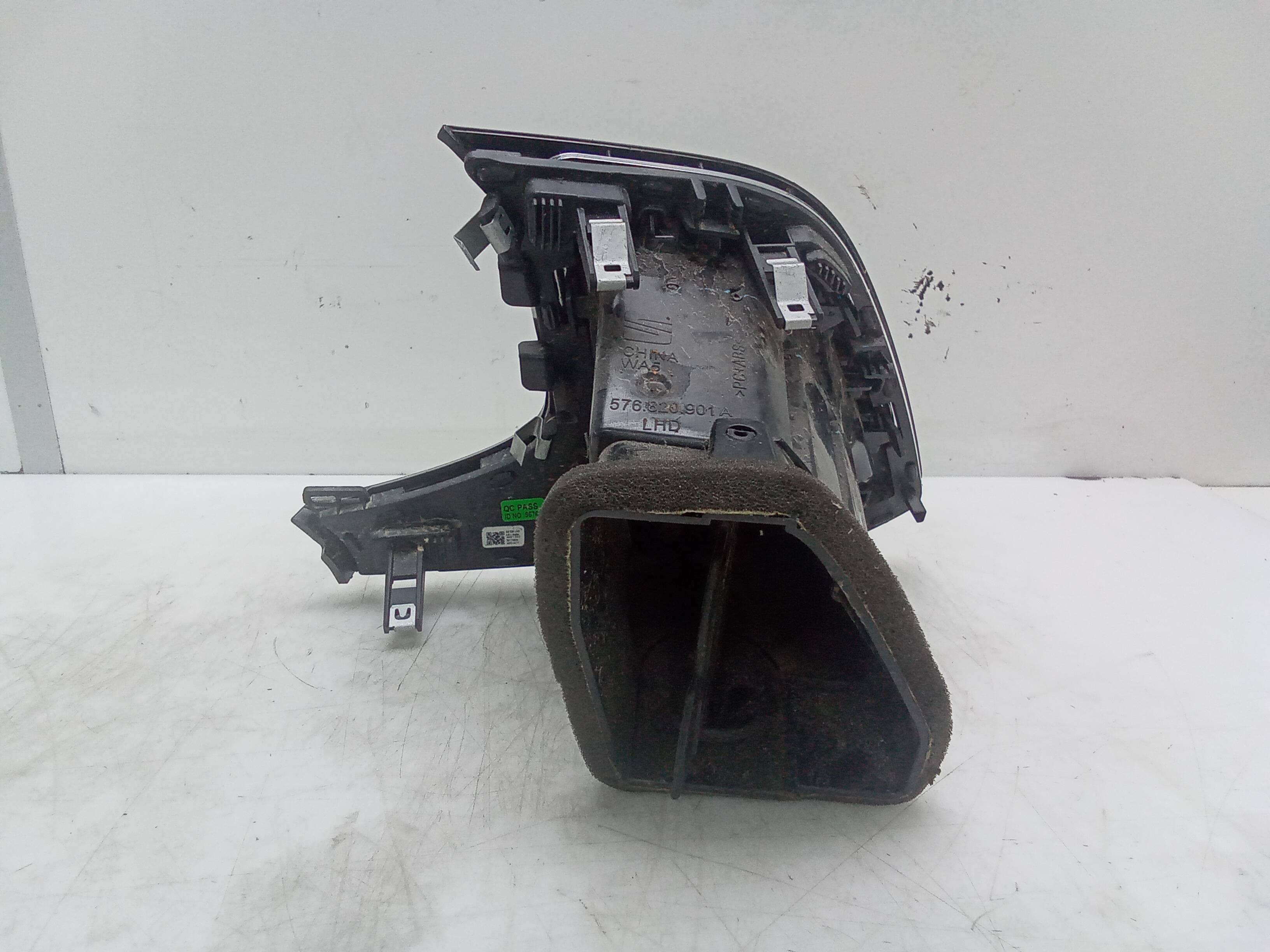 Aireador izquierdo seat ateca (kh7)(03.2016->)