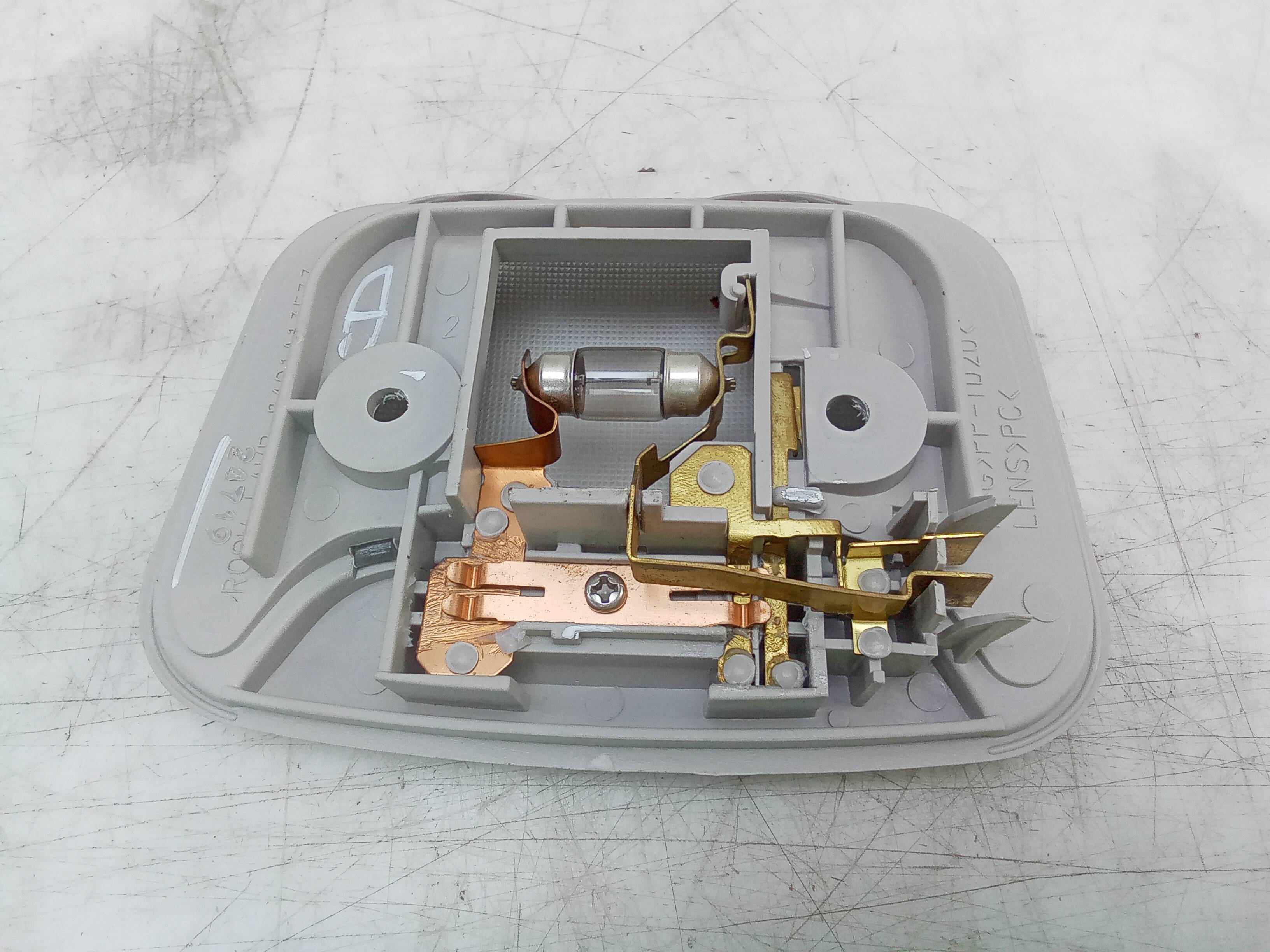 Luz interior trasera mitsubishi l 200 (kk0/kl0)(2015->)