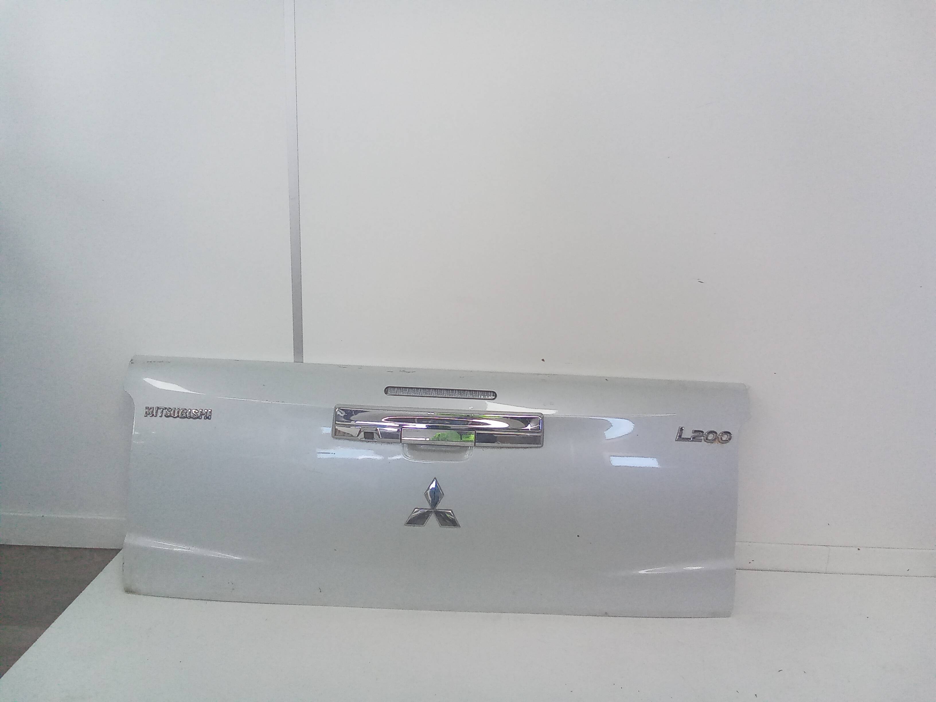 Porton trasero mitsubishi l 200 (kk0/kl0)(2015->)