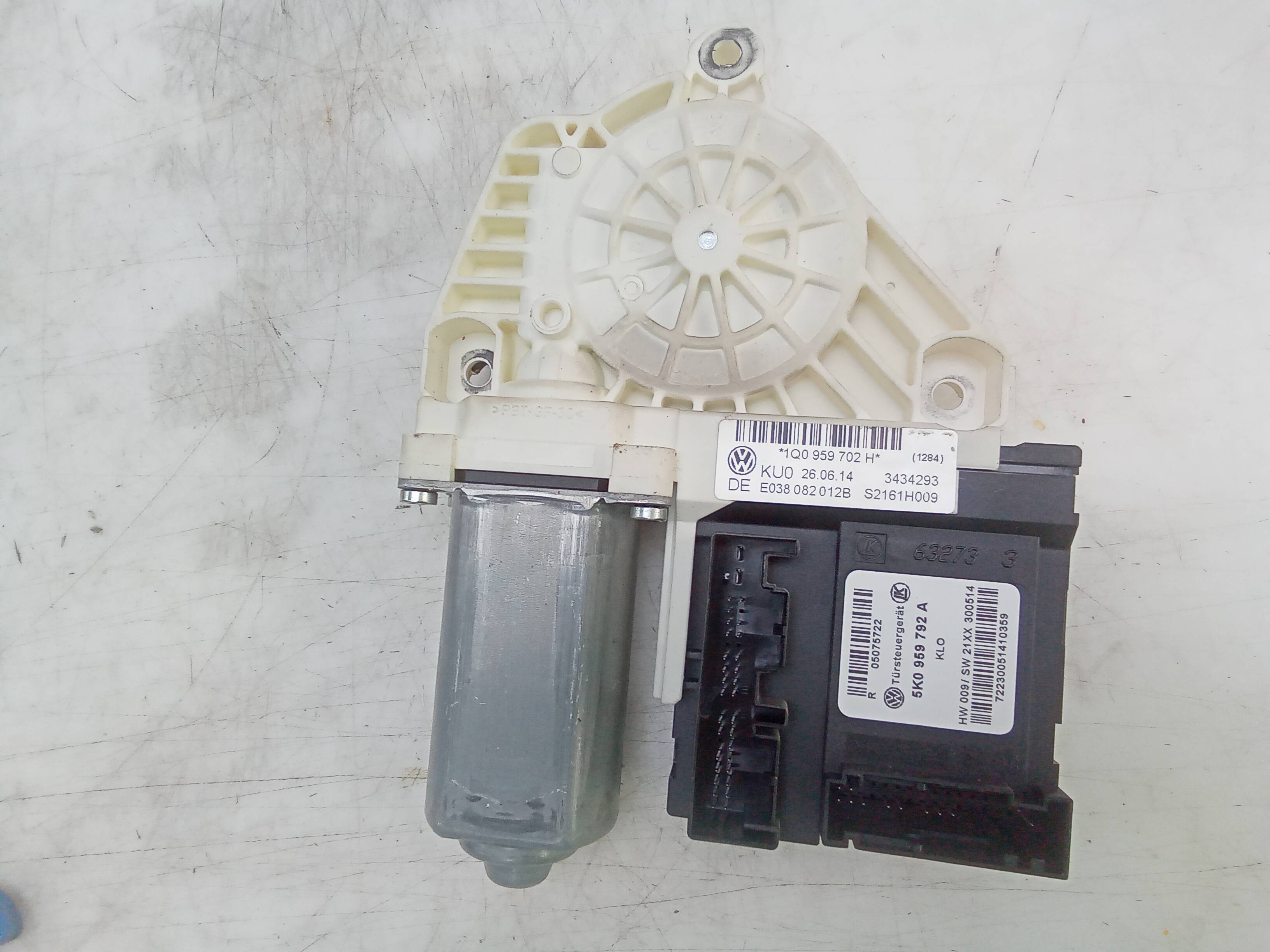 Motor elevalunas delantero derecho volkswagen scirocco (138)(04.2014->)