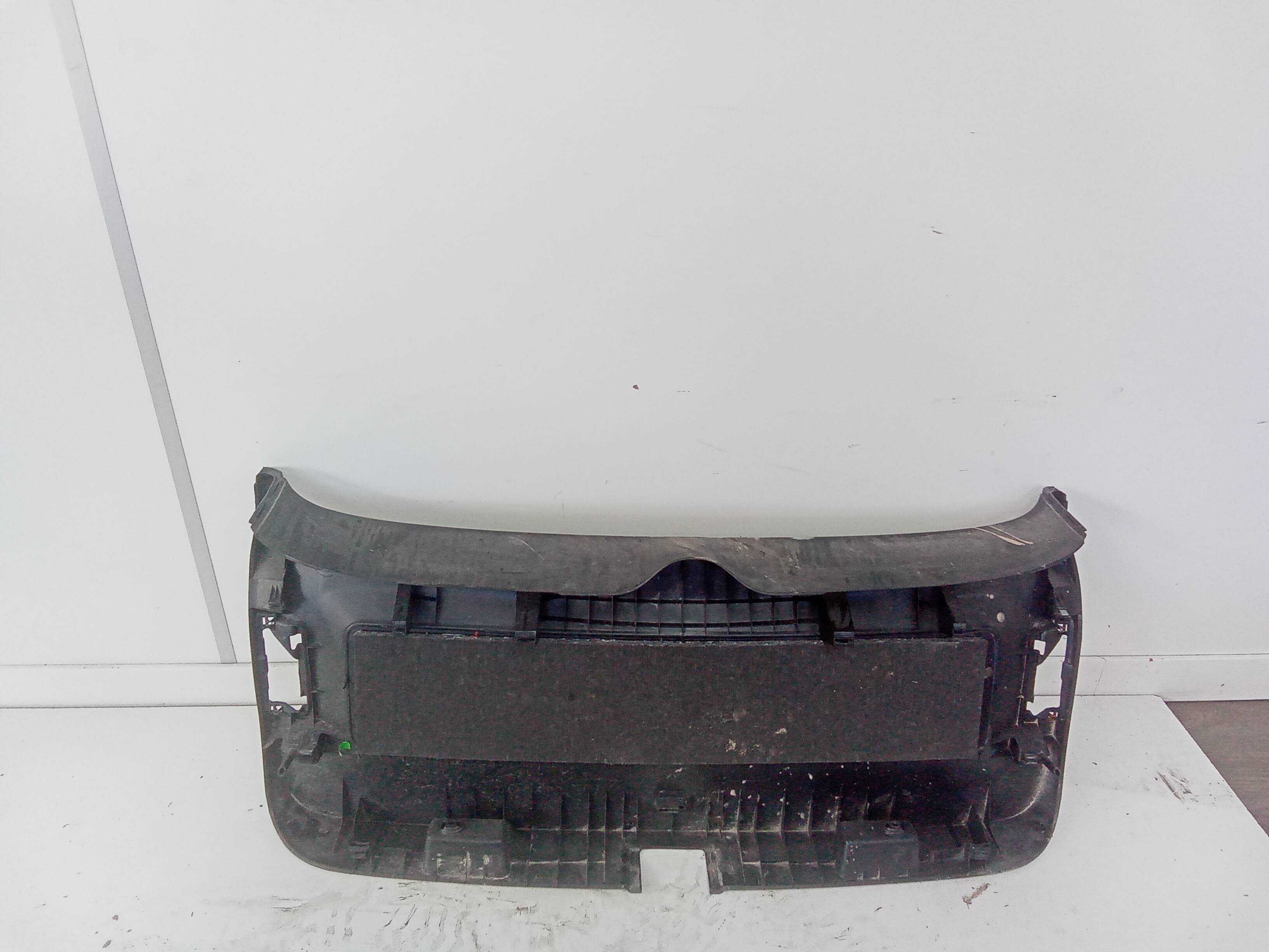 Moldura porton trasero volkswagen tiguan (5n2)(02.2011->)