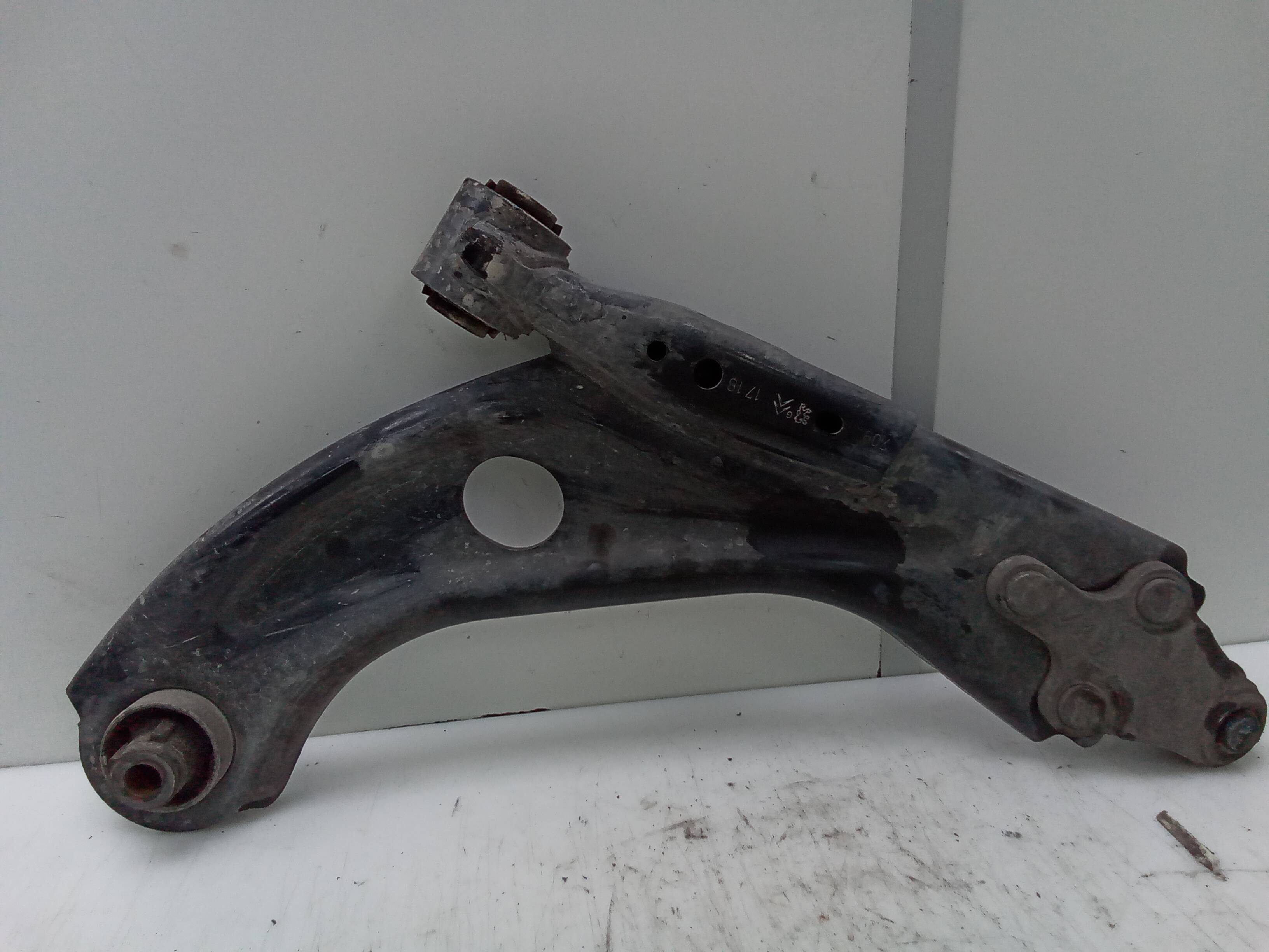 Brazo suspension inferior delantero izquierdo peugeot 3008 (07.2016->)