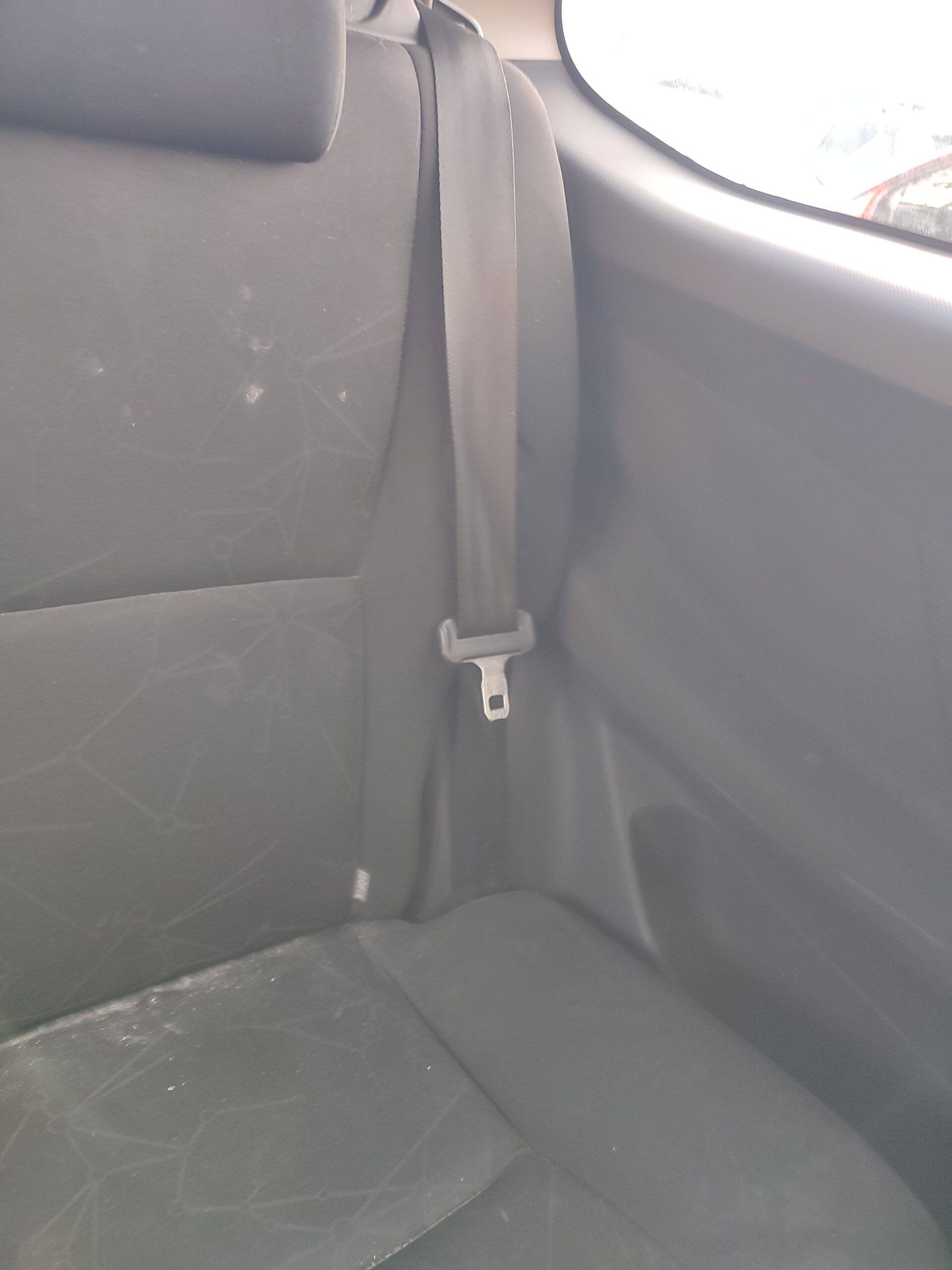 Cinturon seguridad trasero izquierdo toyota auris (e15)(10.2006->)