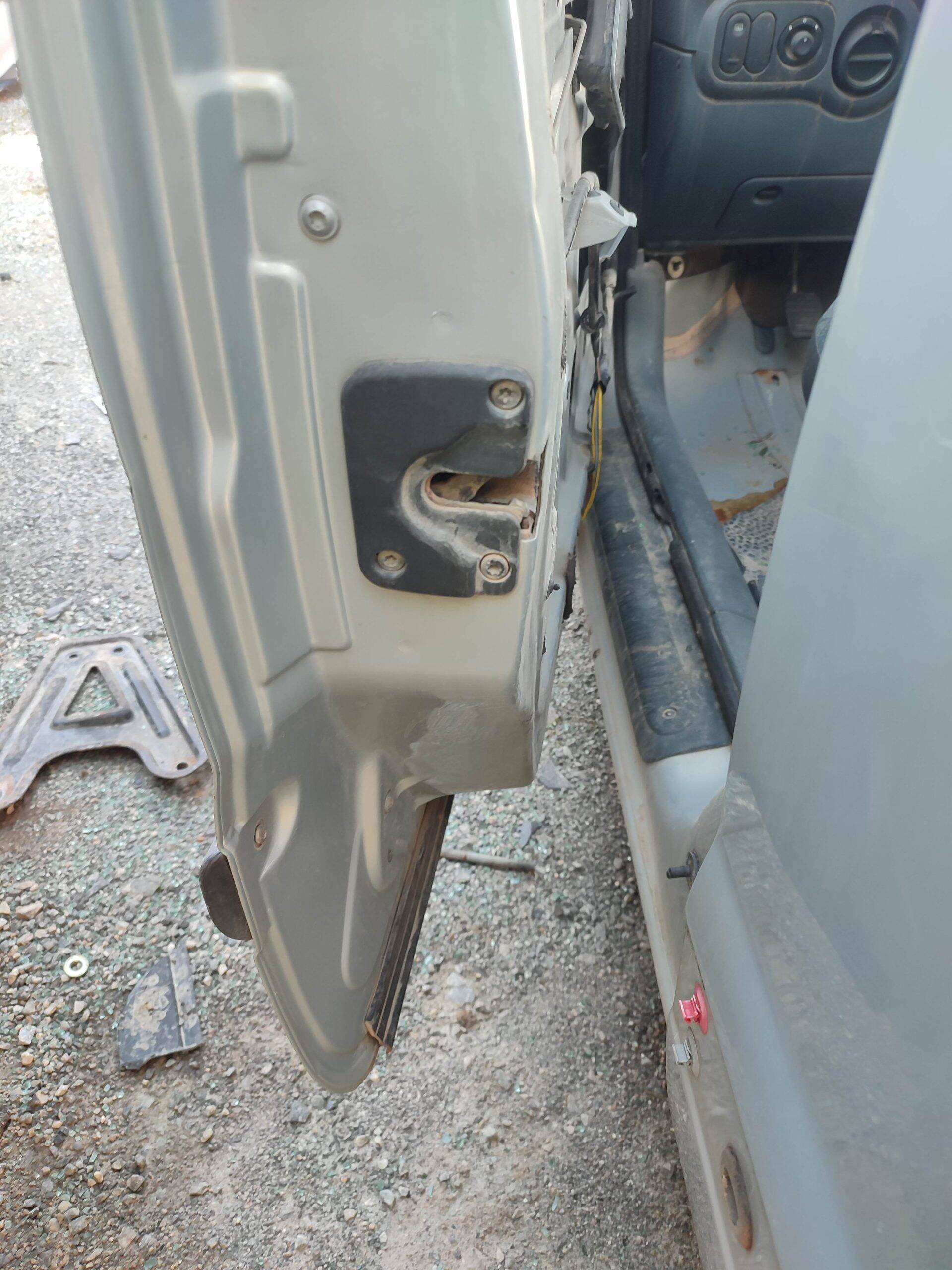 Cerradura puerta delantera izquierda renault kangoo i (f/kc0)(2003->)