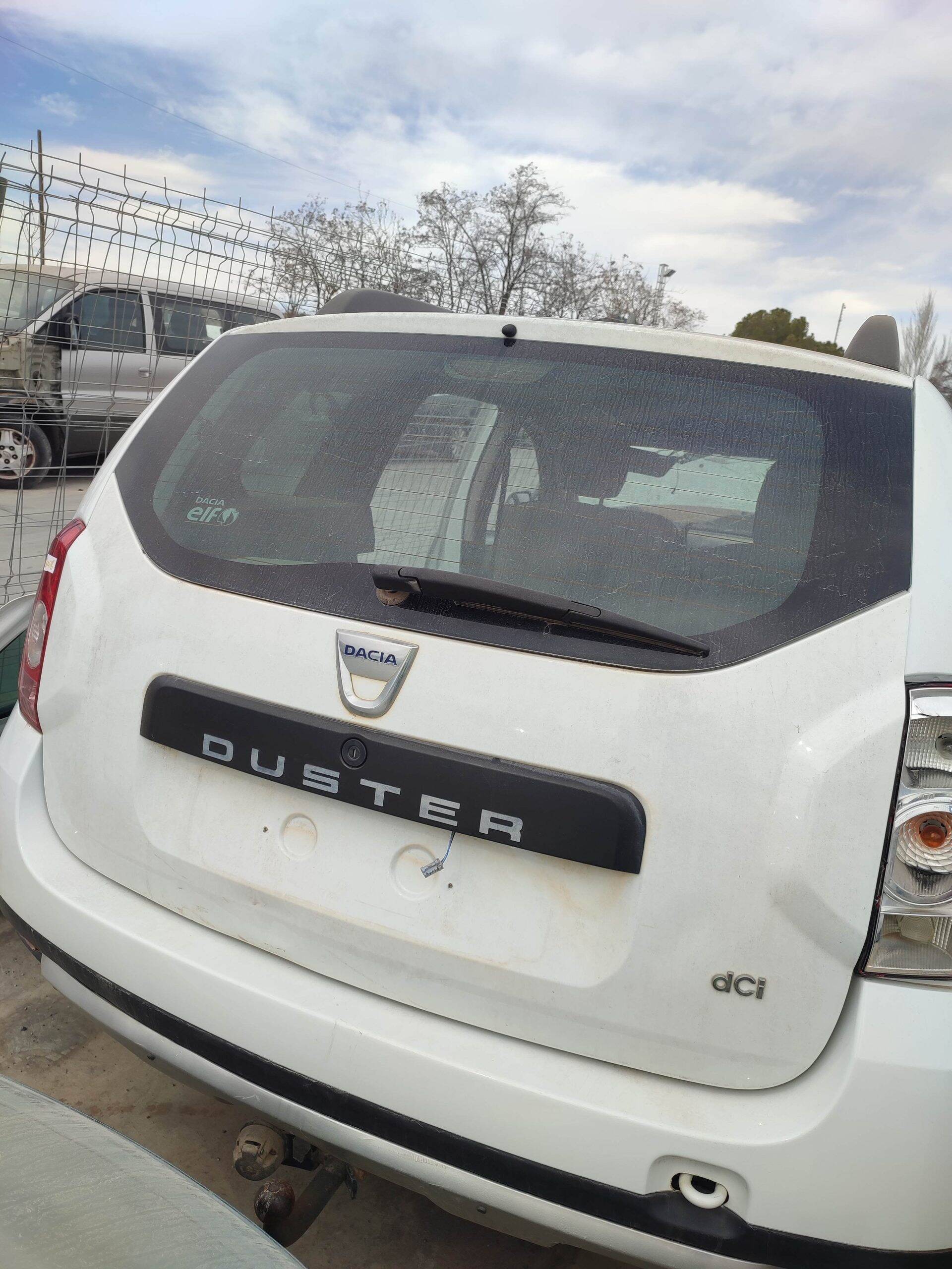 Porton trasero dacia duster i (2010->)