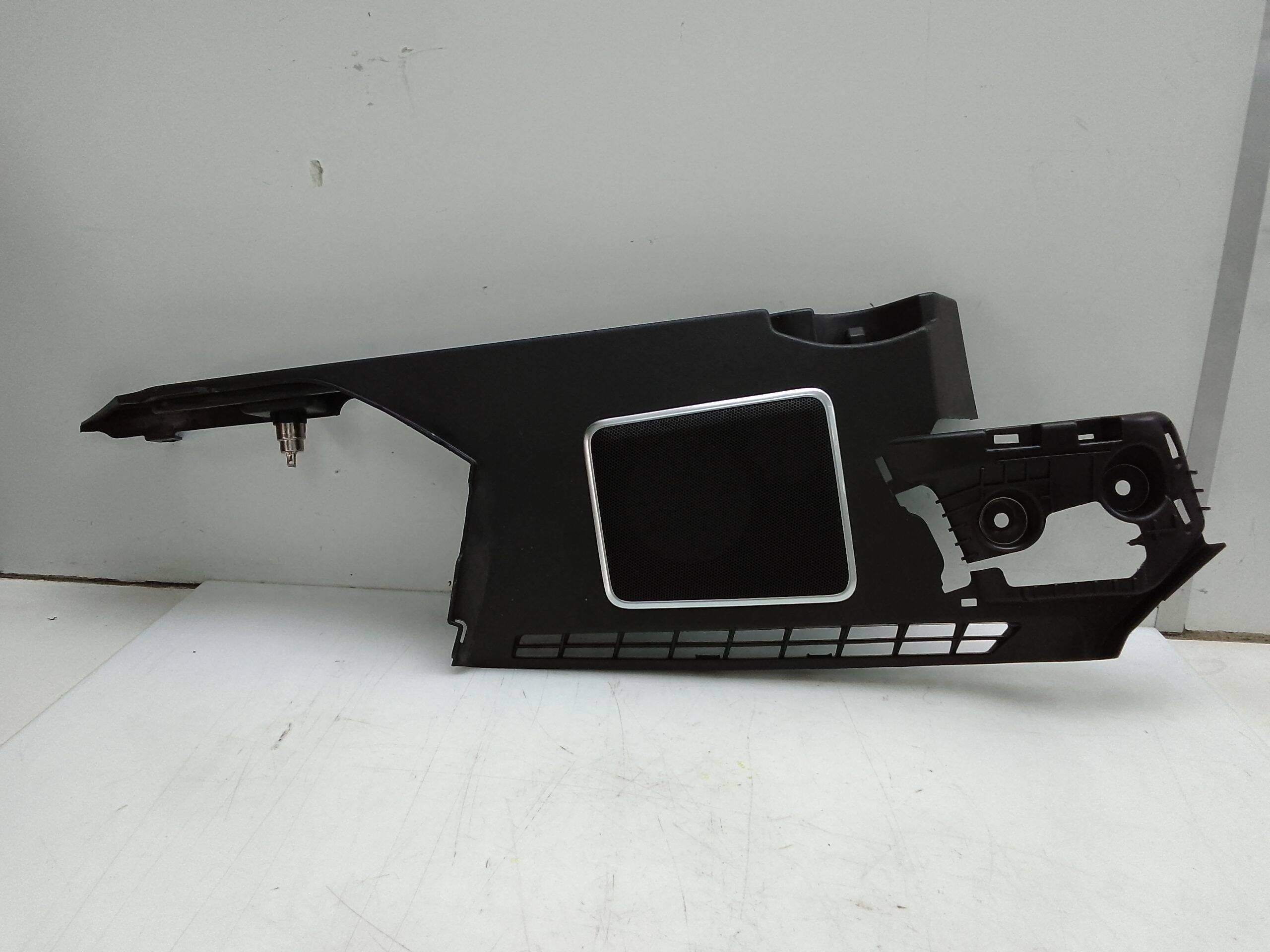 Moldura puerta  delantera derecha land rover range rover sport (2013->)