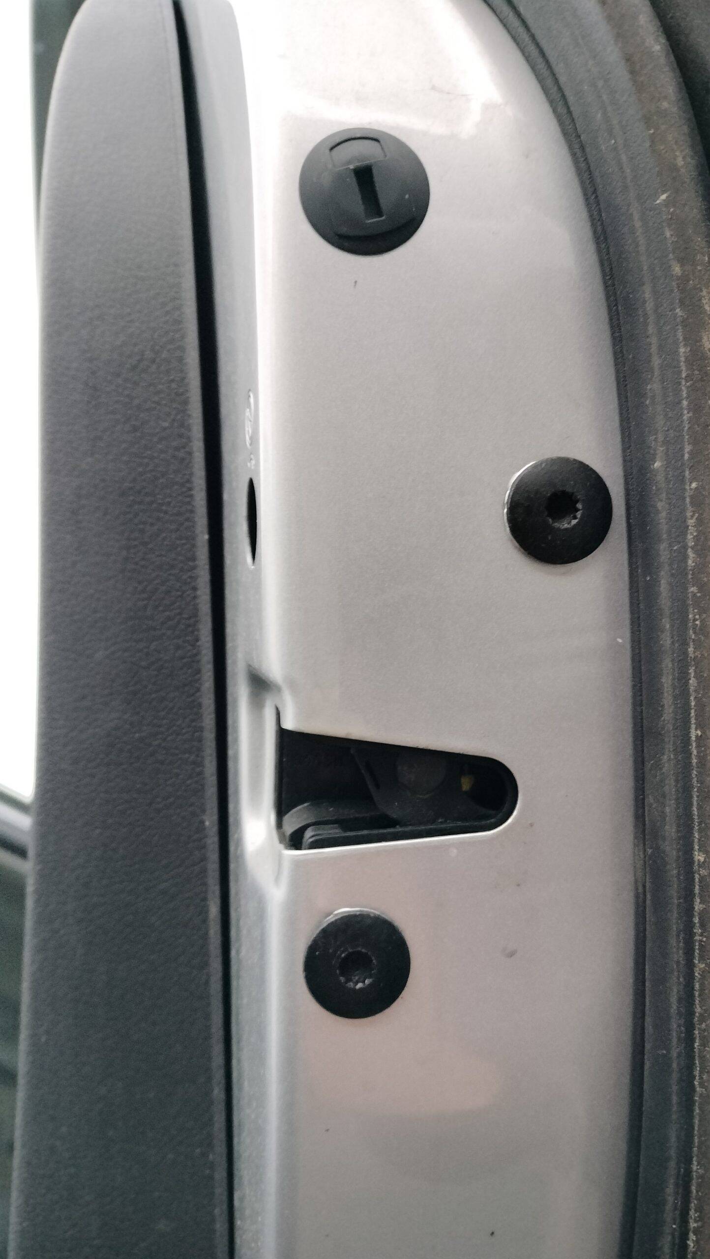 Cerradura puerta trasera derecha volkswagen golf v plus (5m1)(2005->)