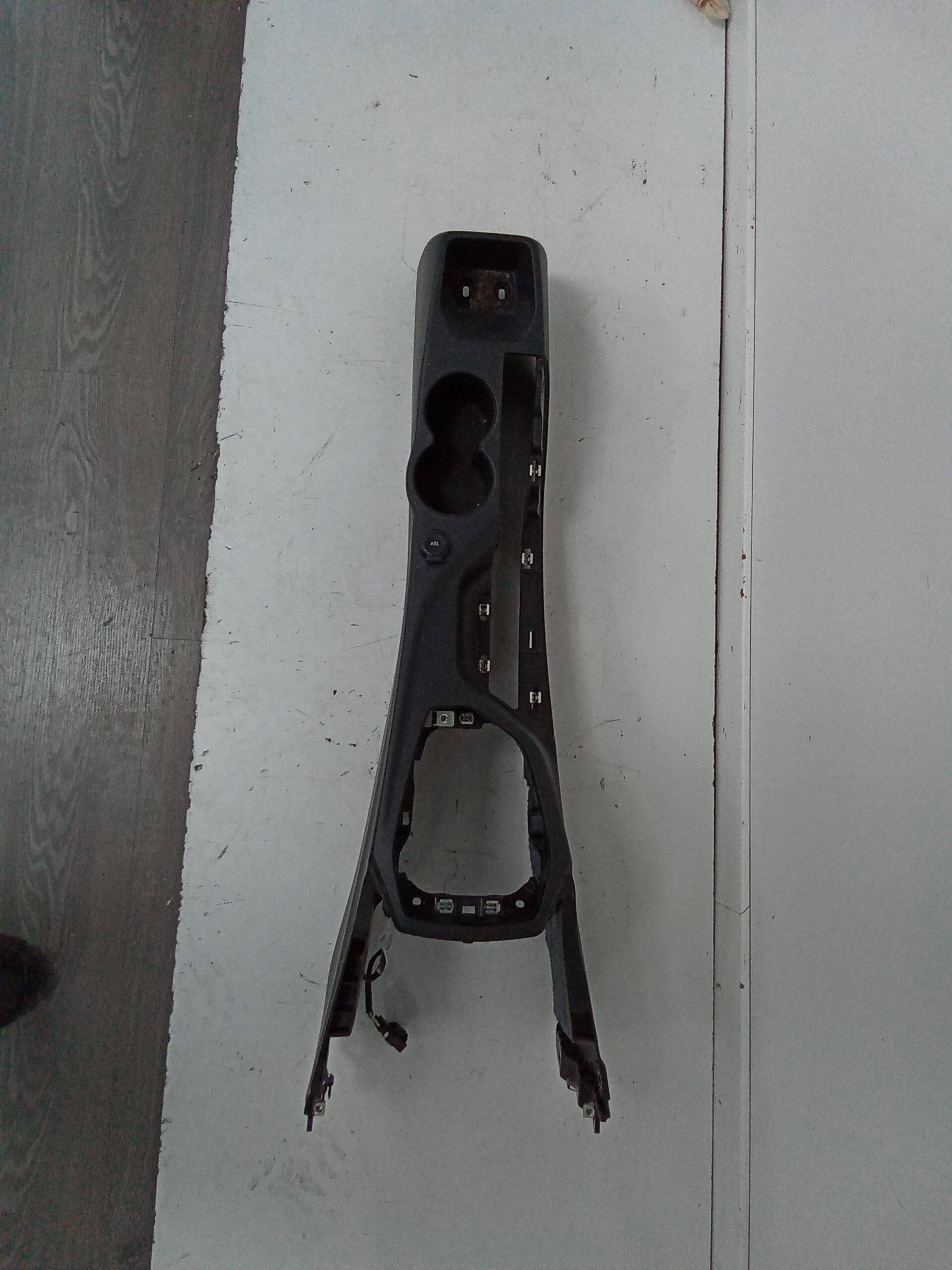 Consola central peugeot 208 (p2)(06.2019->)