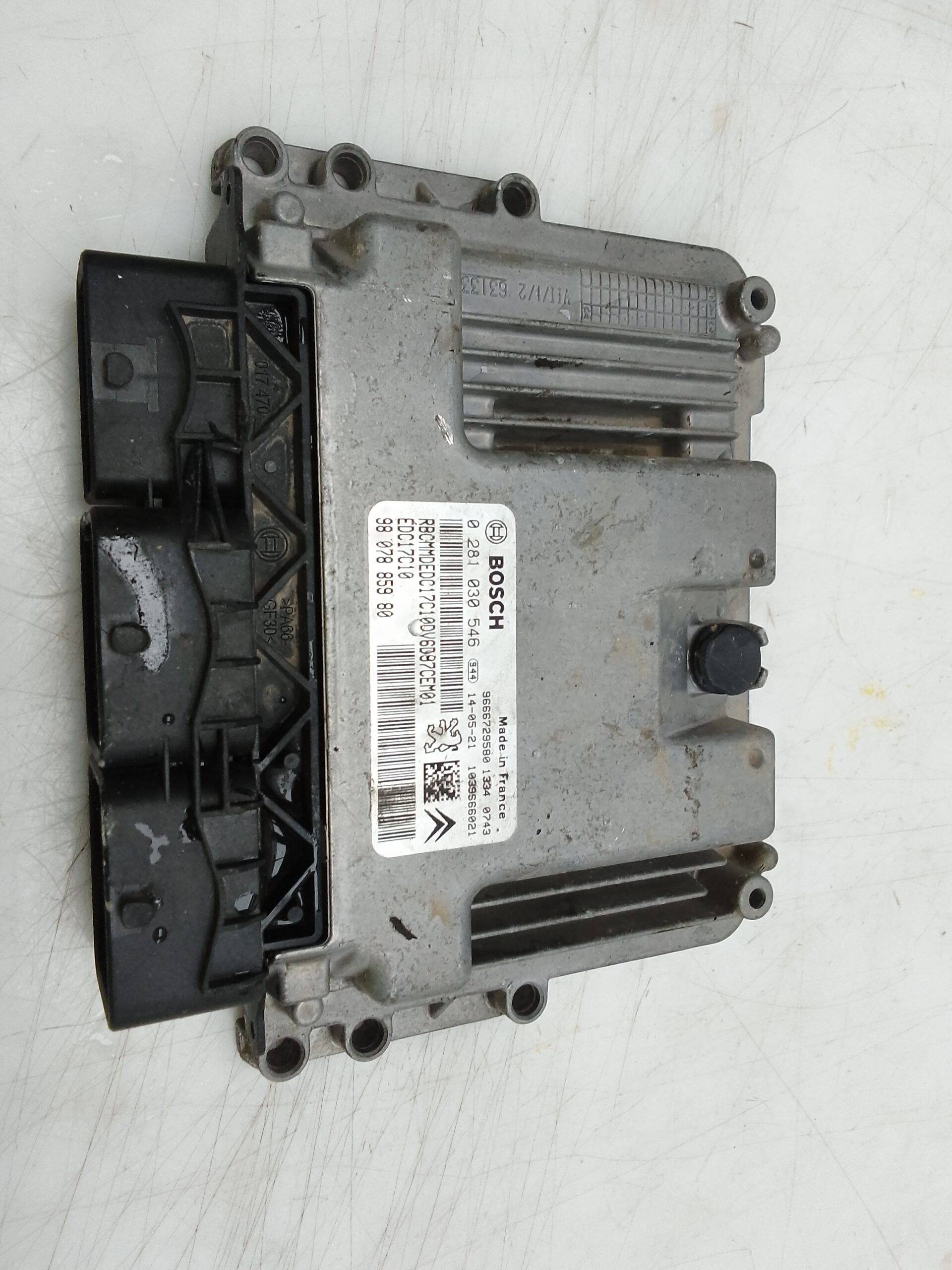 Centralita motor uce peugeot 208 (01.2012->)