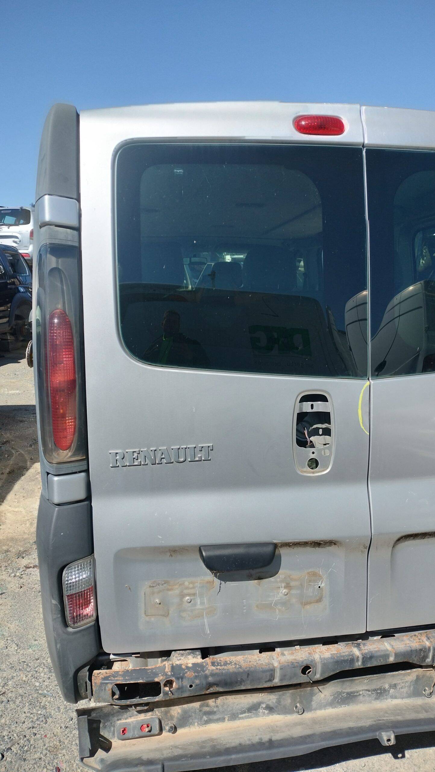 Puerta trasera carga izquierda renault trafic ii combi (04.2001->)