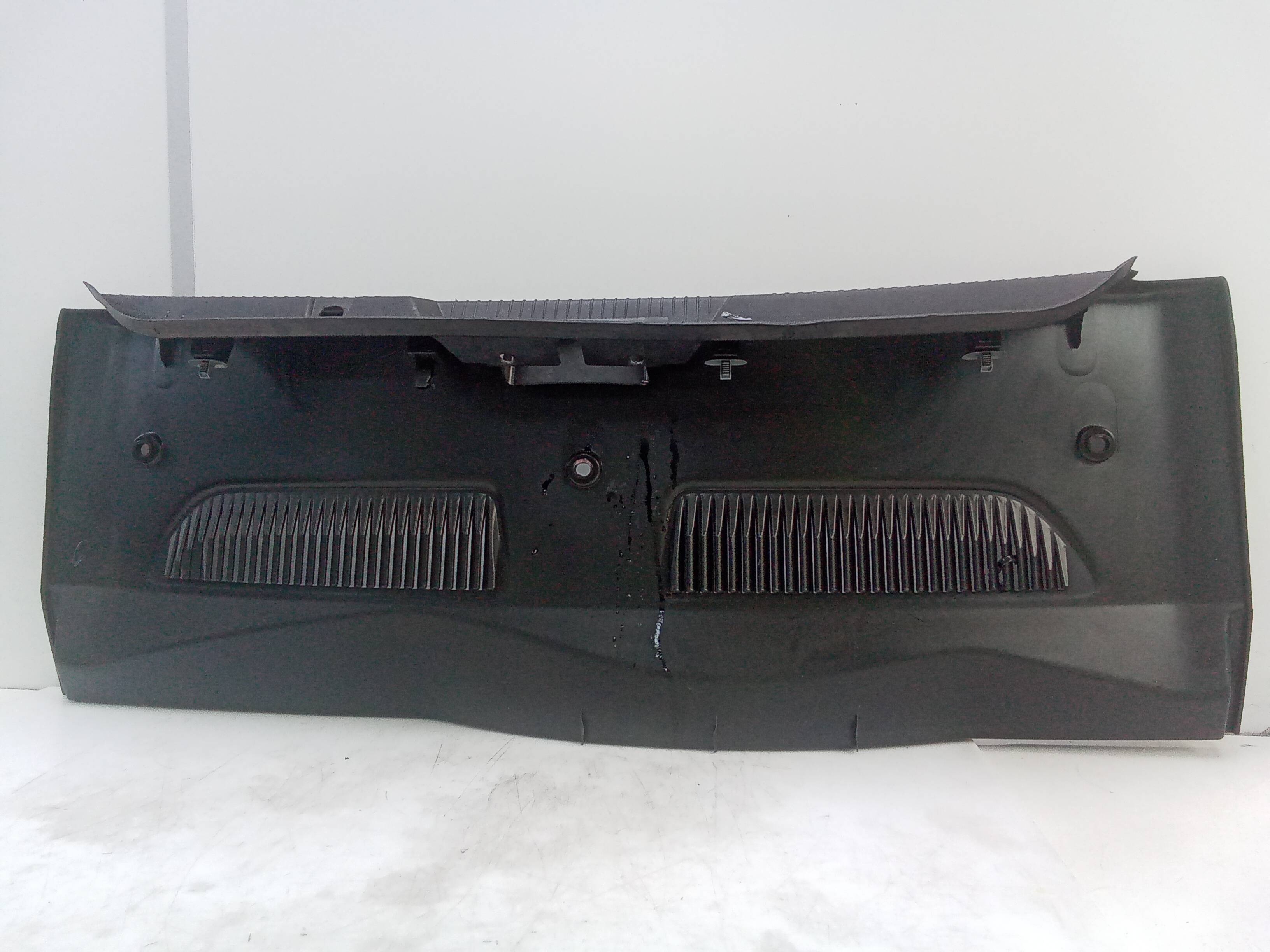 Moldura porton trasero alfa romeo mito (145)(2008->)