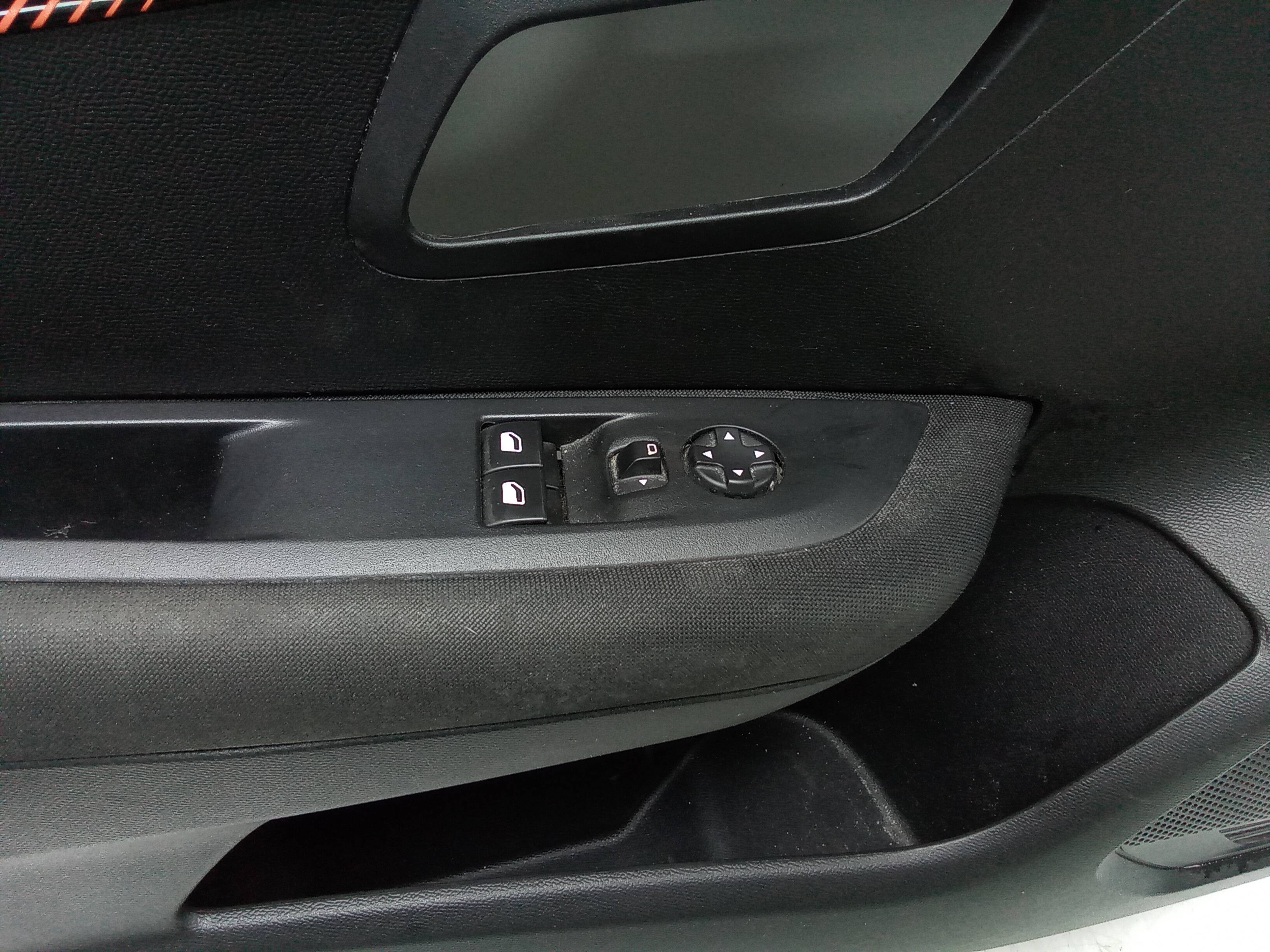 Guarnecido puerta delantera izquierda peugeot 208 (p2)(06.2019->)