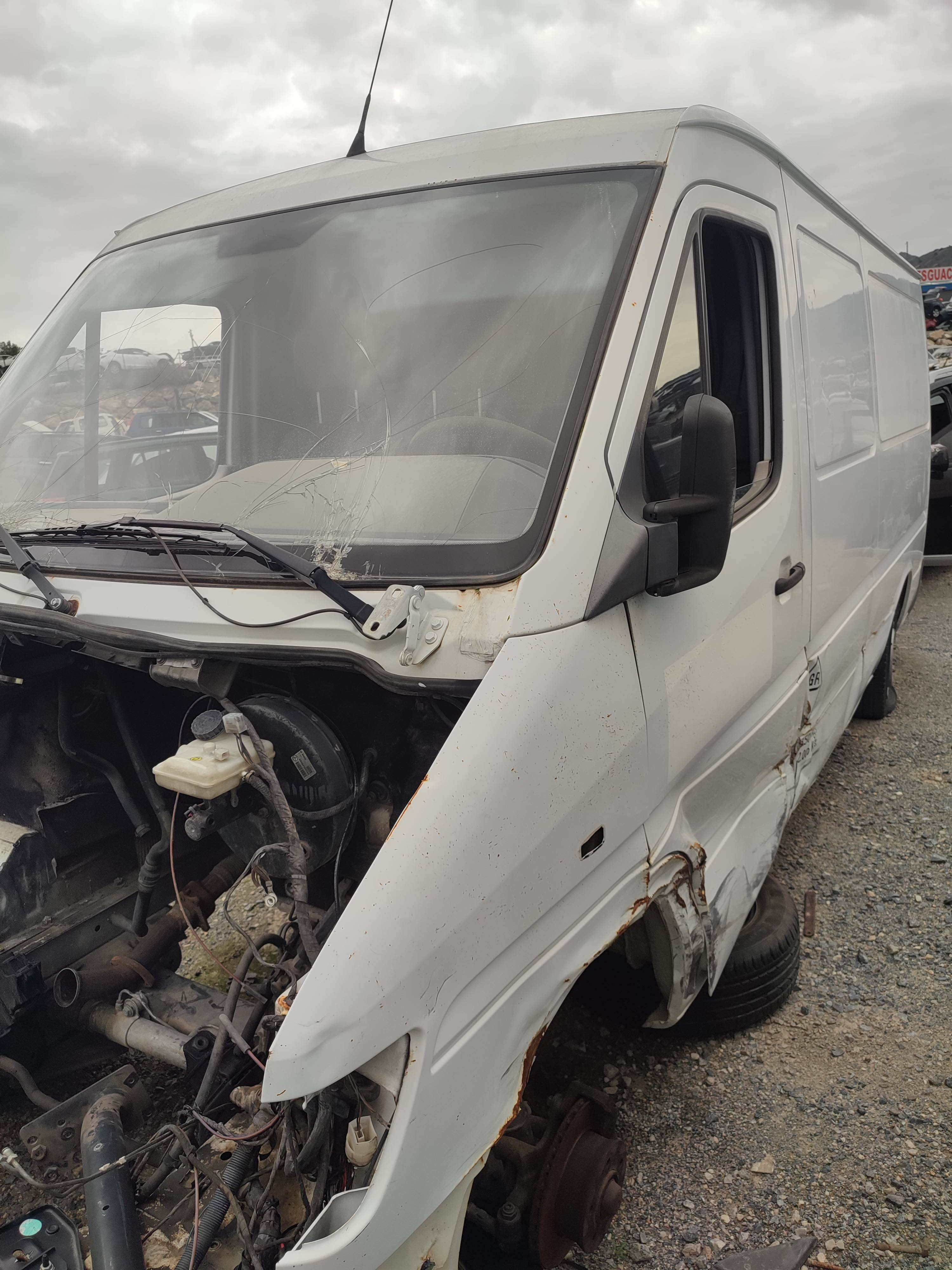 Brazo limpia delantero izquierdo mercedes-benz sprinter furgón (02.2000->)