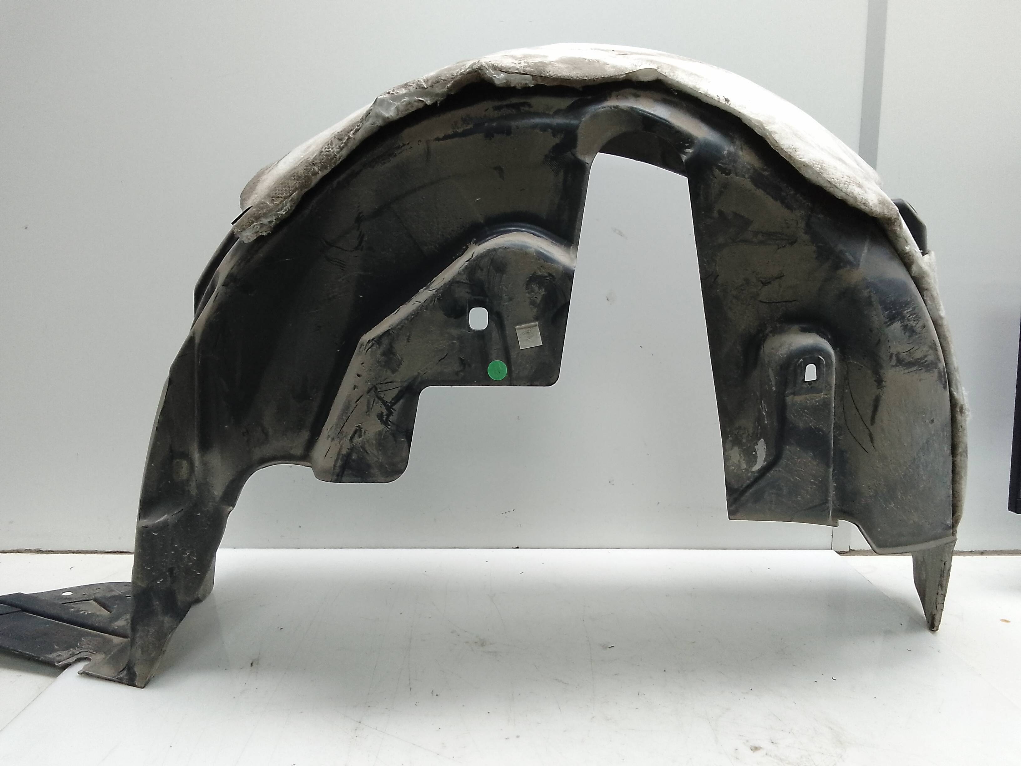 Pase de rueda delantero izquierdo peugeot 208 (p2)(06.2019->)