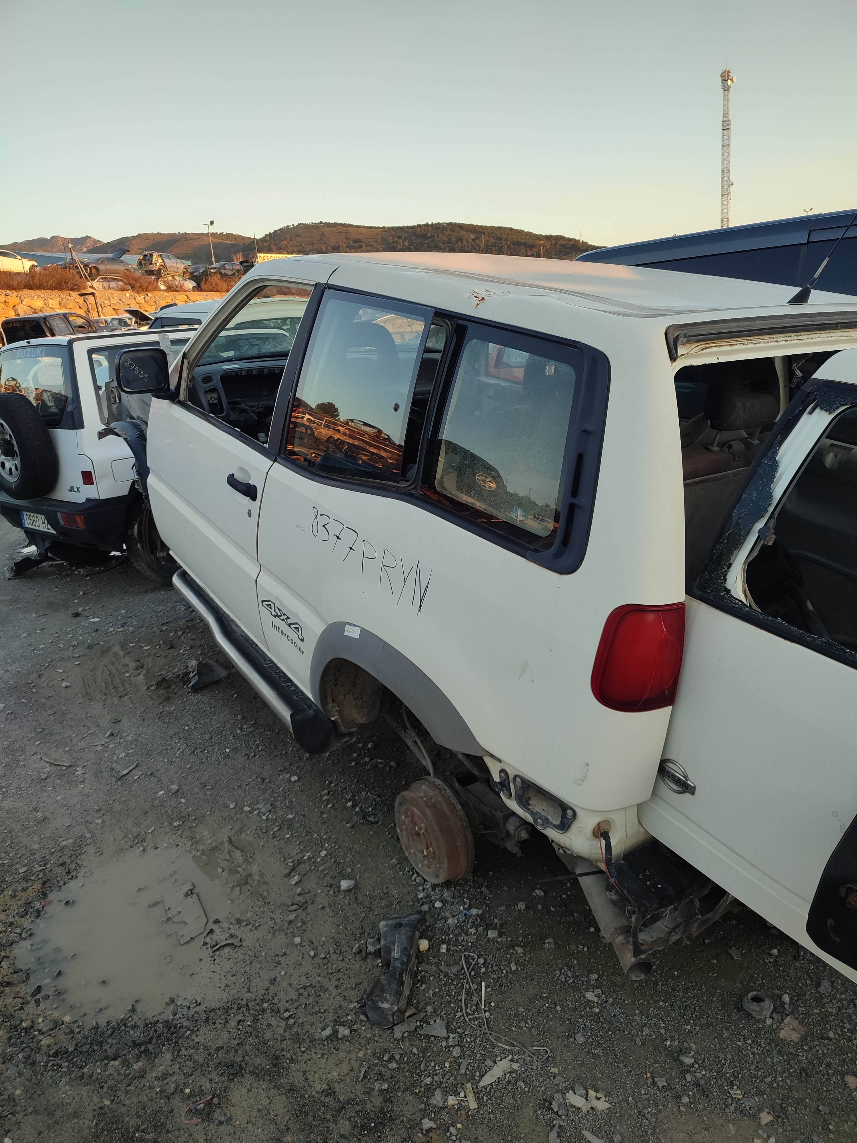 Puerta delantera izquierda nissan terrano ii (r20)(02.1993->)