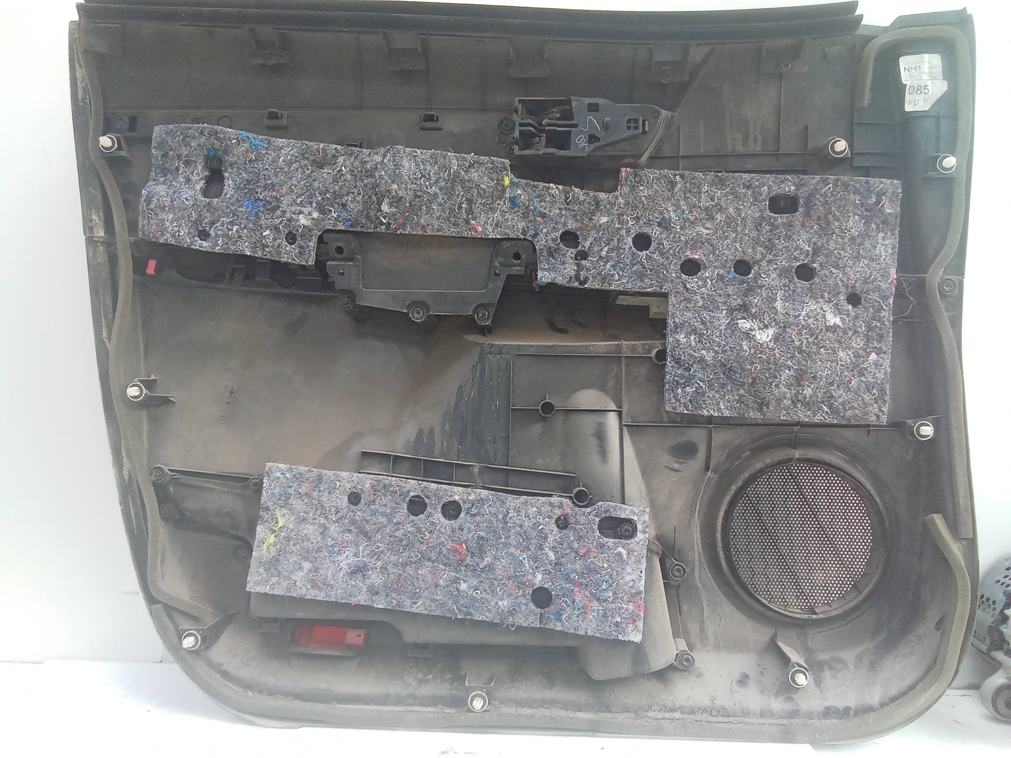 Guarnecido puerta delantera derecha toyota hilux (gun1)(2016->)