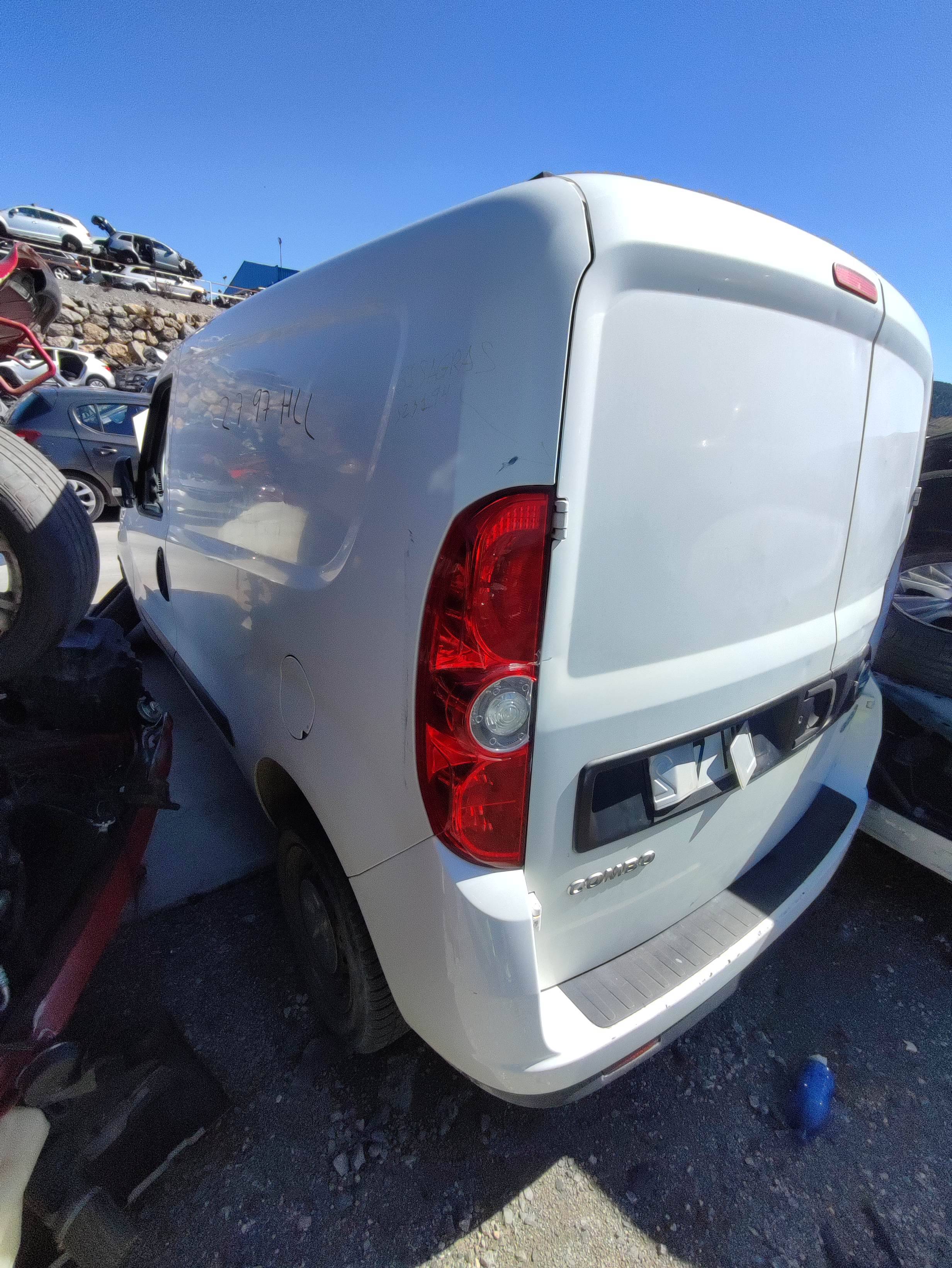 Maneta exterior trasera izquierda opel combo d (10.2011->)