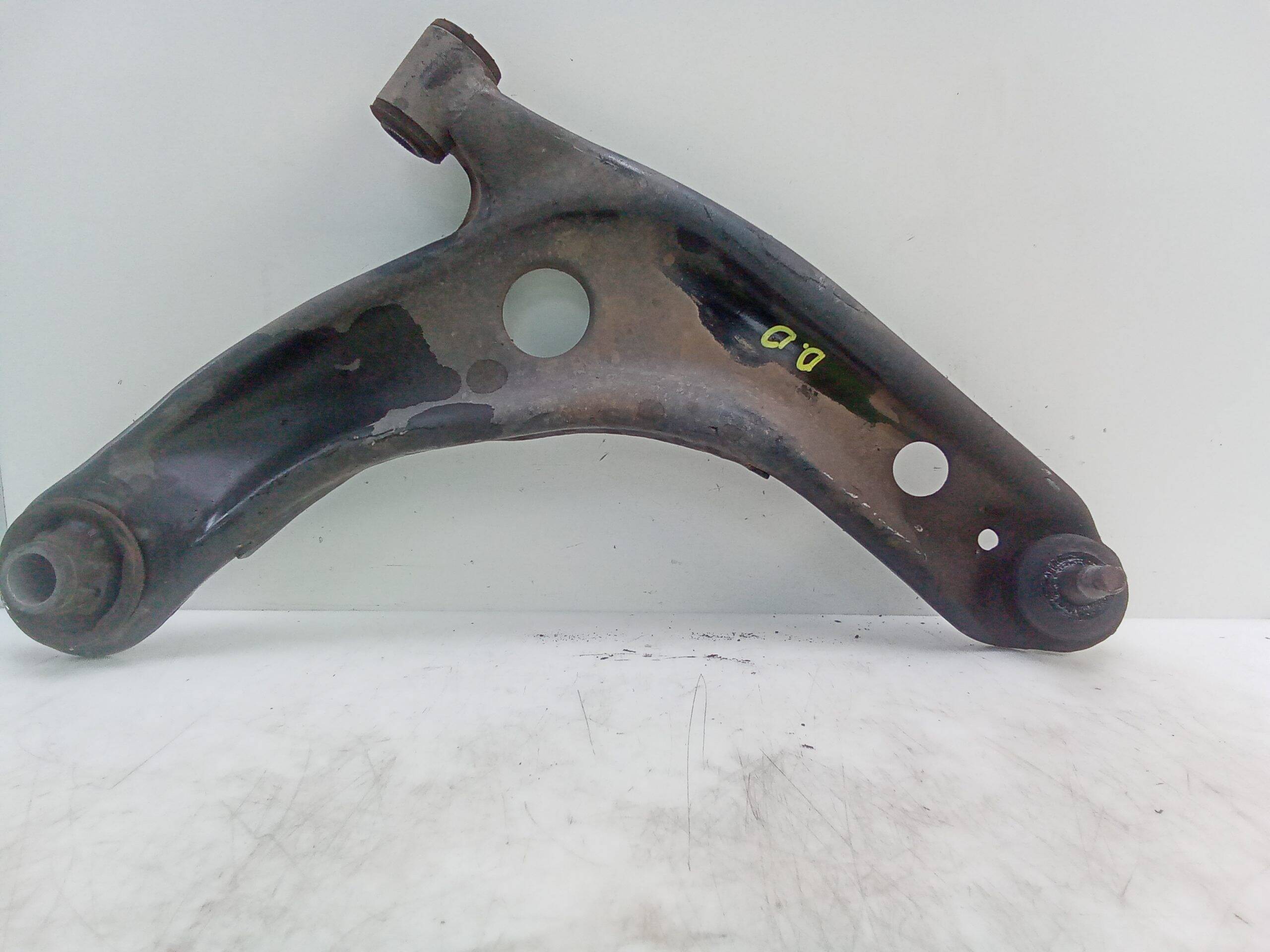 Brazo suspension inferior delantero derecho toyota yaris (xp13)(2017->)