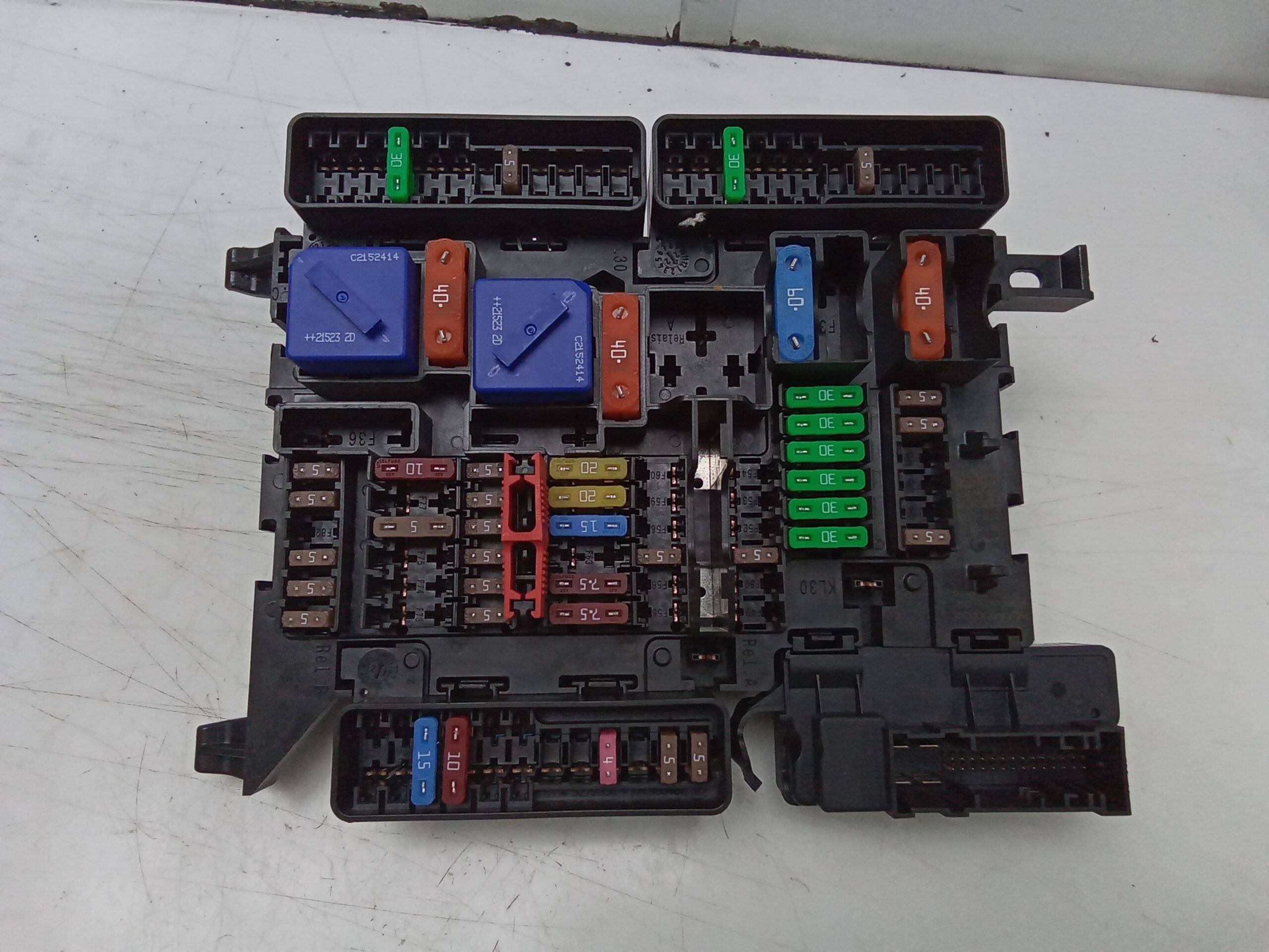 Caja reles / fusibles bmw serie 1 berlina (f40)(2019->)