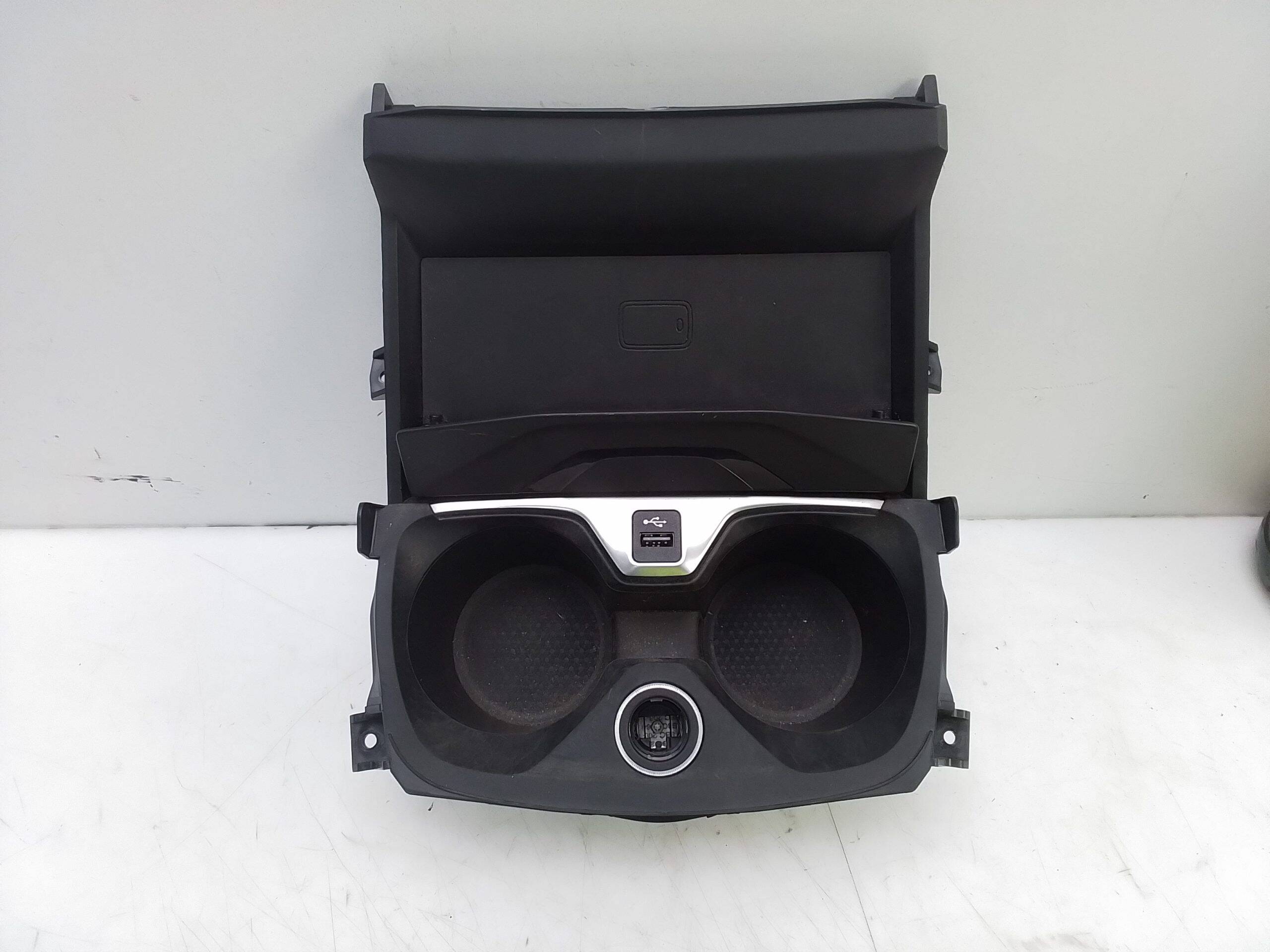 Bandeja posavasos central bmw serie 1 berlina (f40)(2019->)