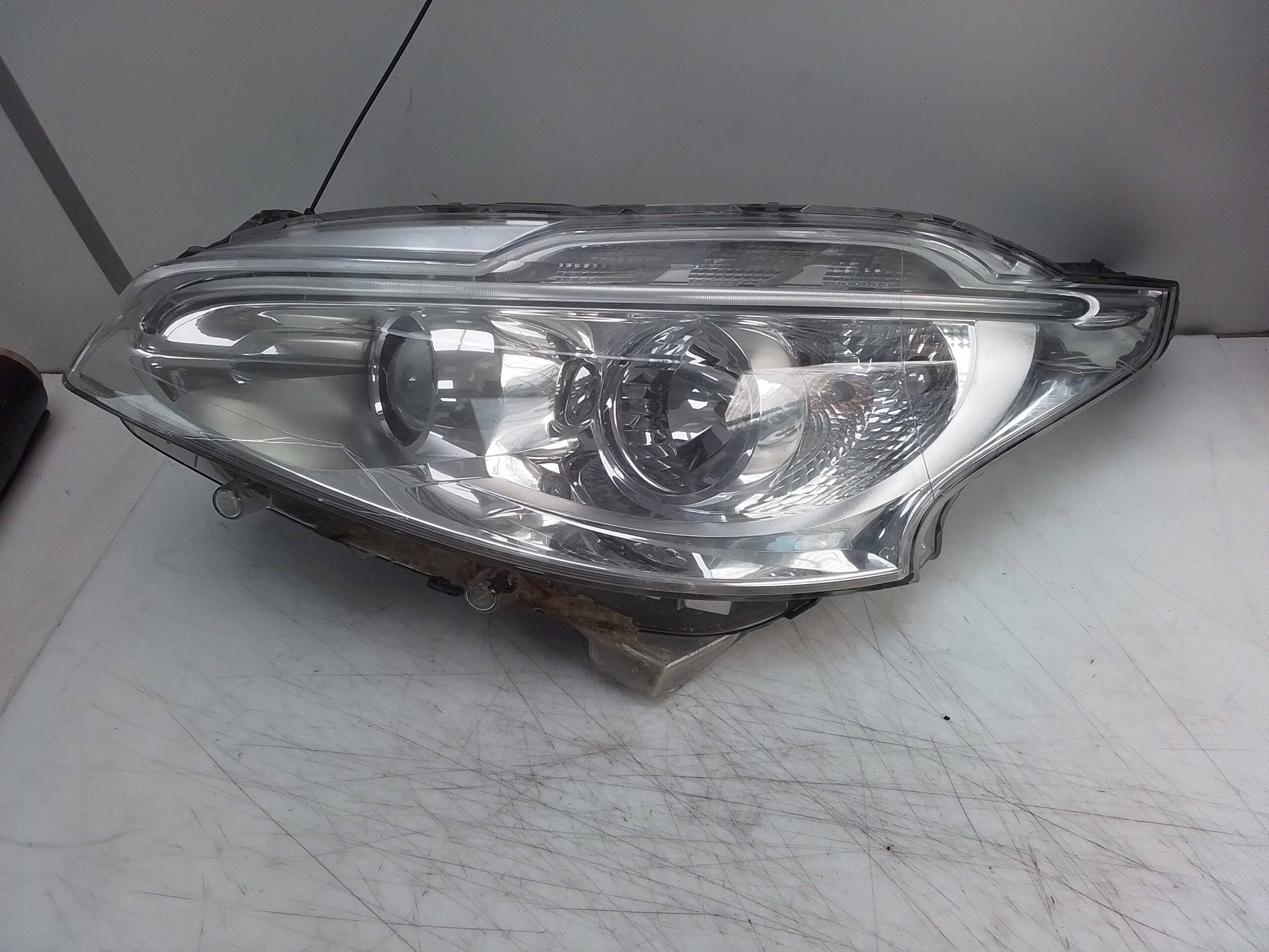 Faro izquierdo peugeot 208 (01.2012->)