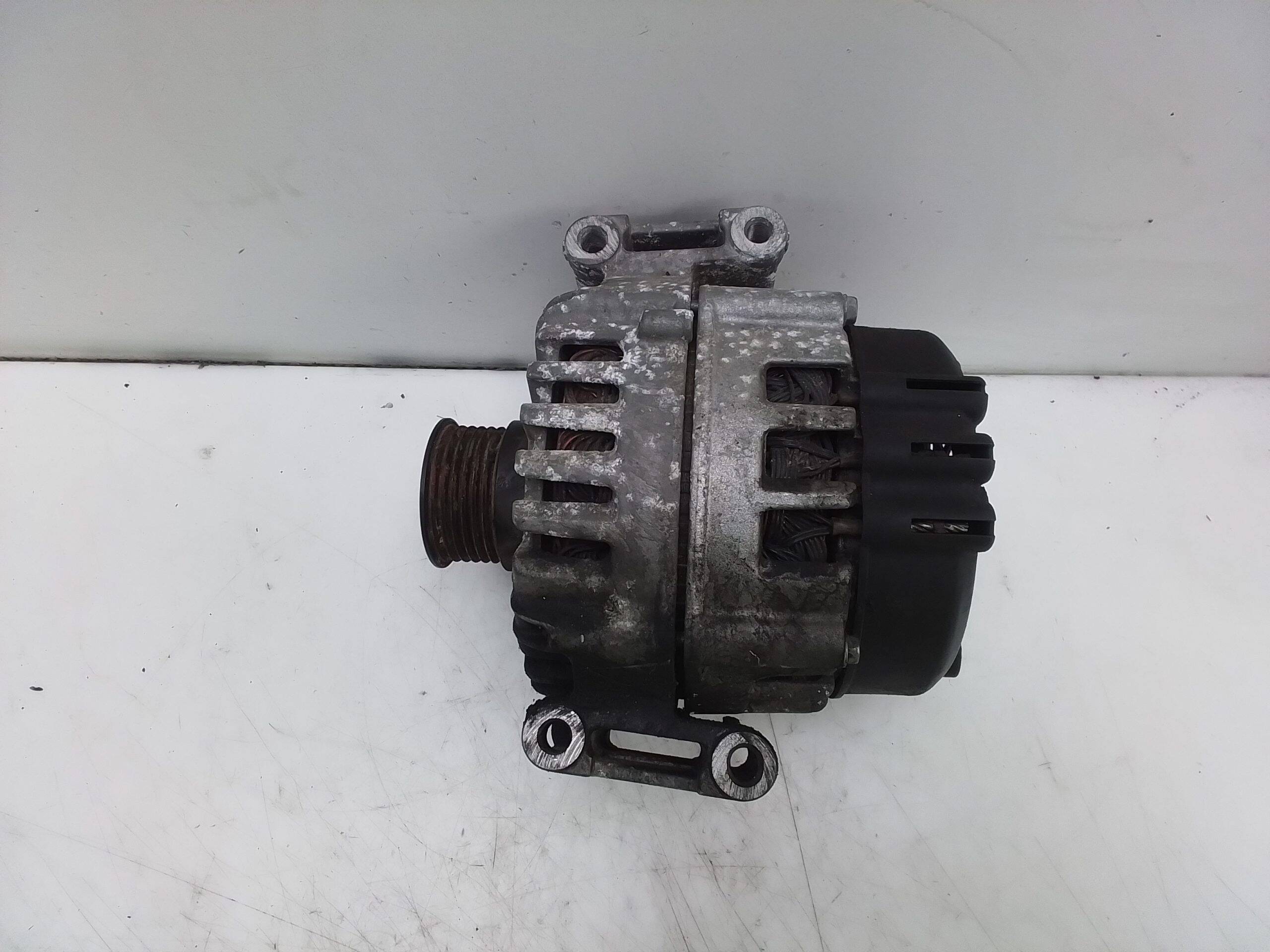 Alternador mercedes-benz clase c (bm 205) familiar (09.2014->)