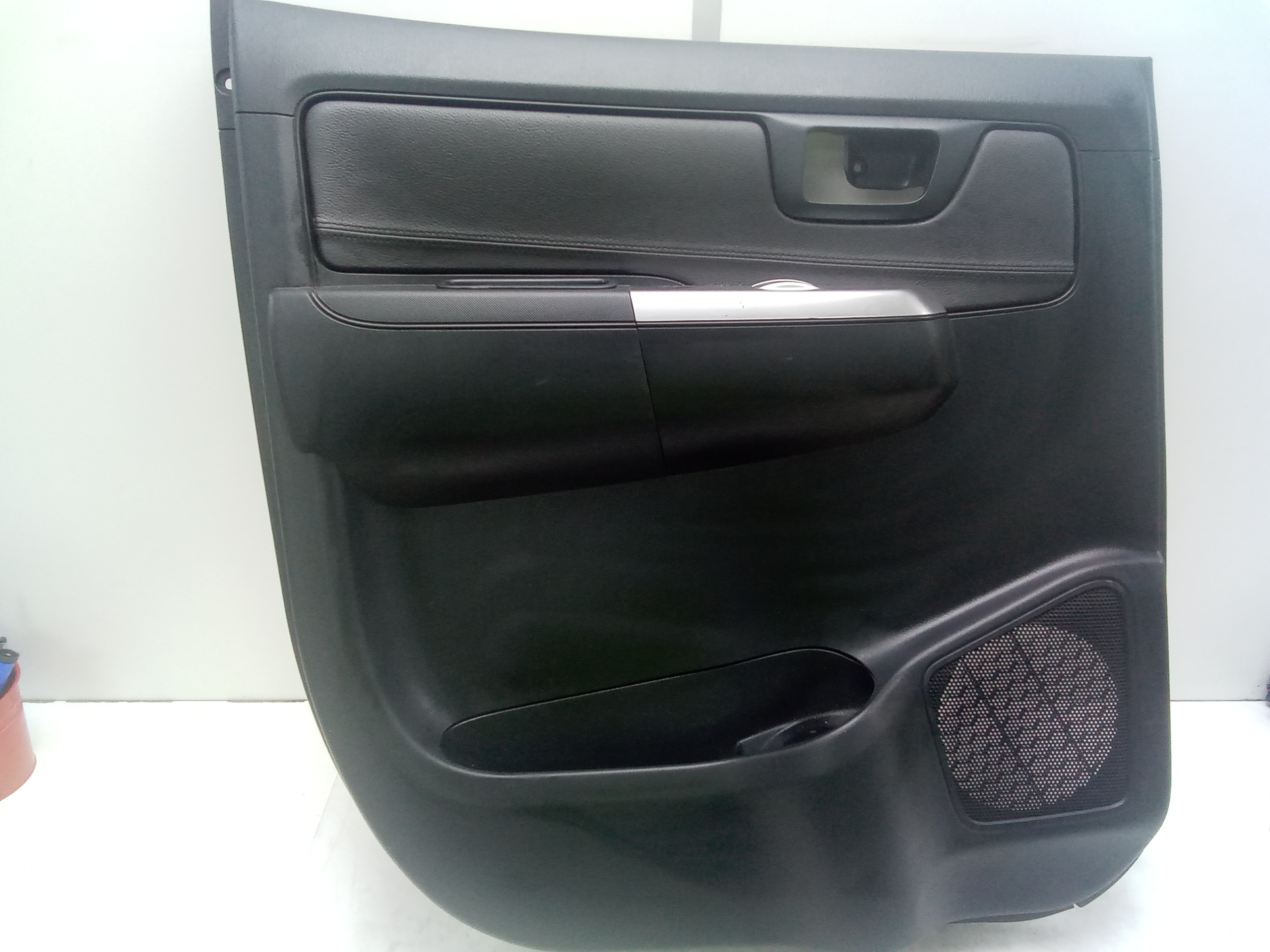 Guarnecido puerta trasera izquierda toyota hilux (kun)(2005->)