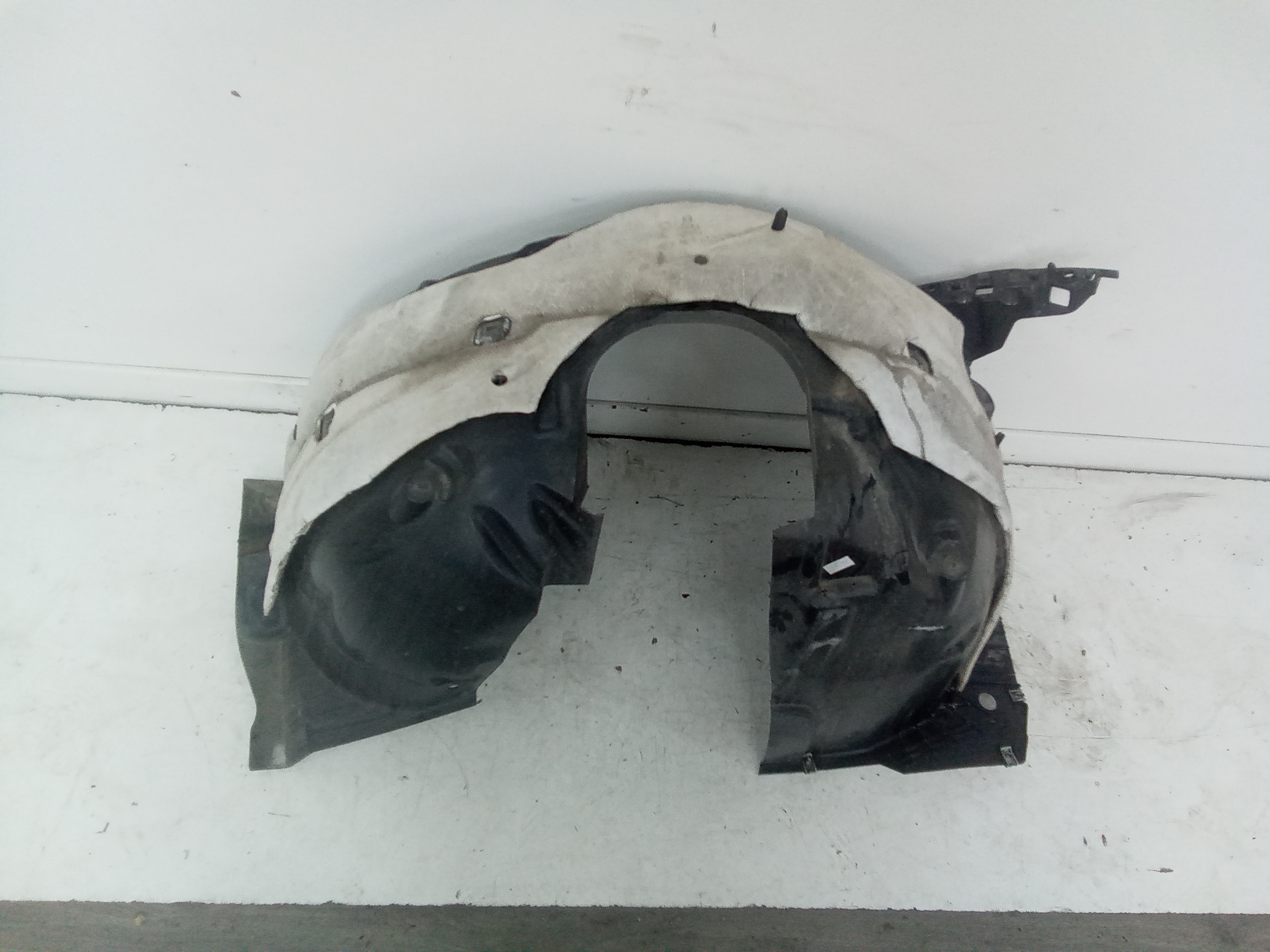 Pase de rueda delantero izquierdo peugeot 208 (p2)(06.2019->)