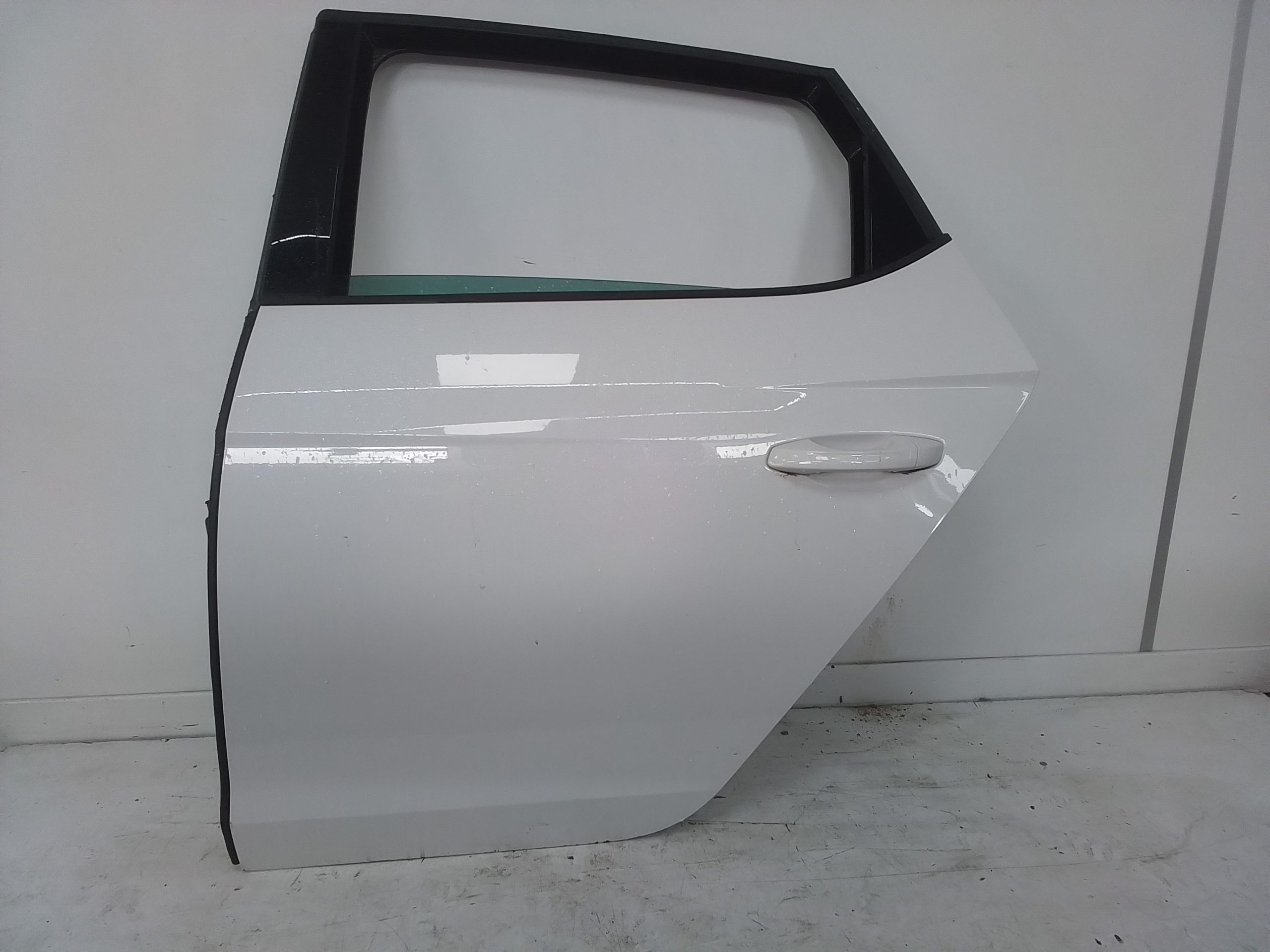 Puerta trasera izquierda seat leon (5f1)(09.2012->)