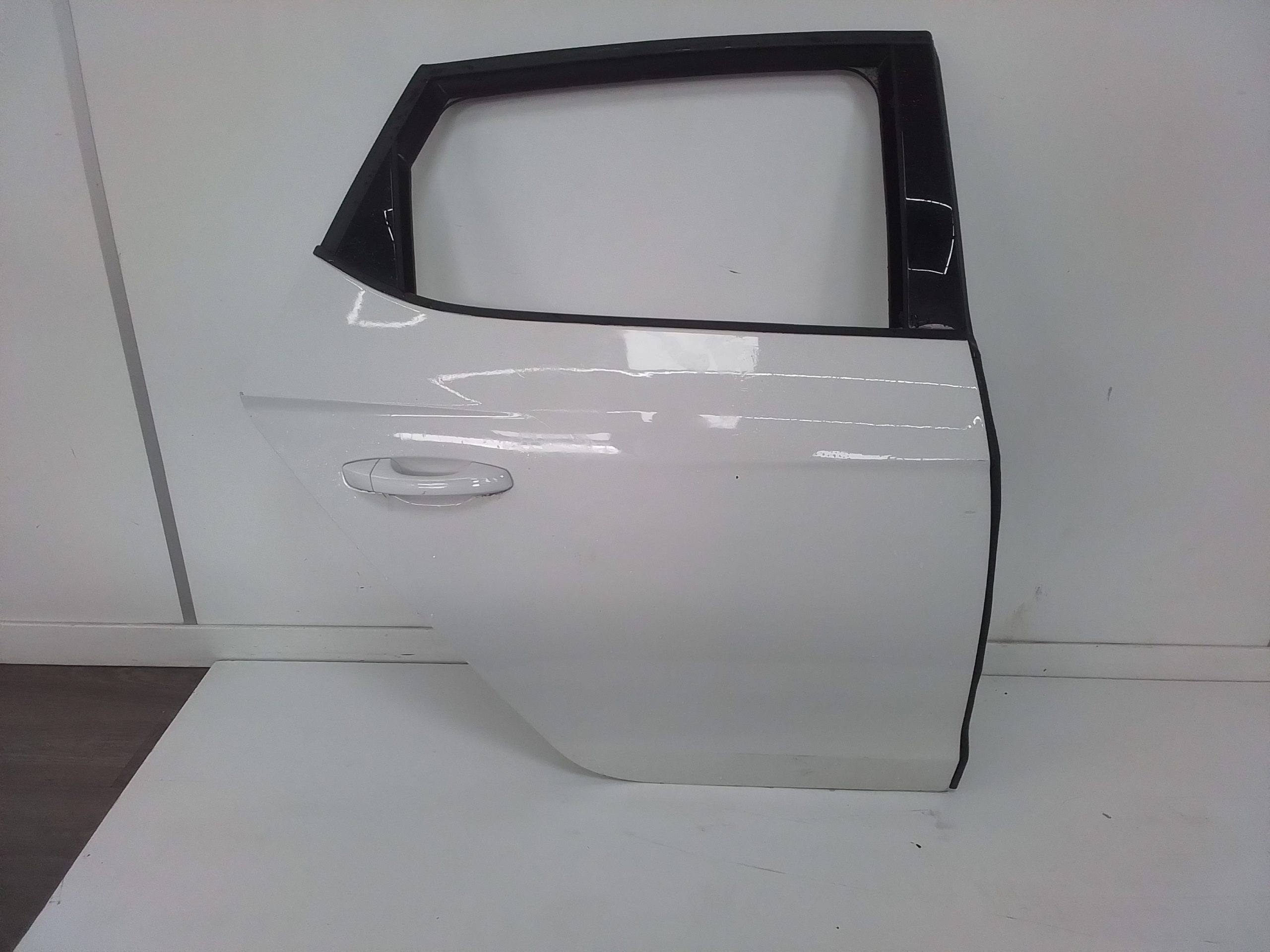 Puerta trasera derecha seat leon (5f1)(09.2012->)