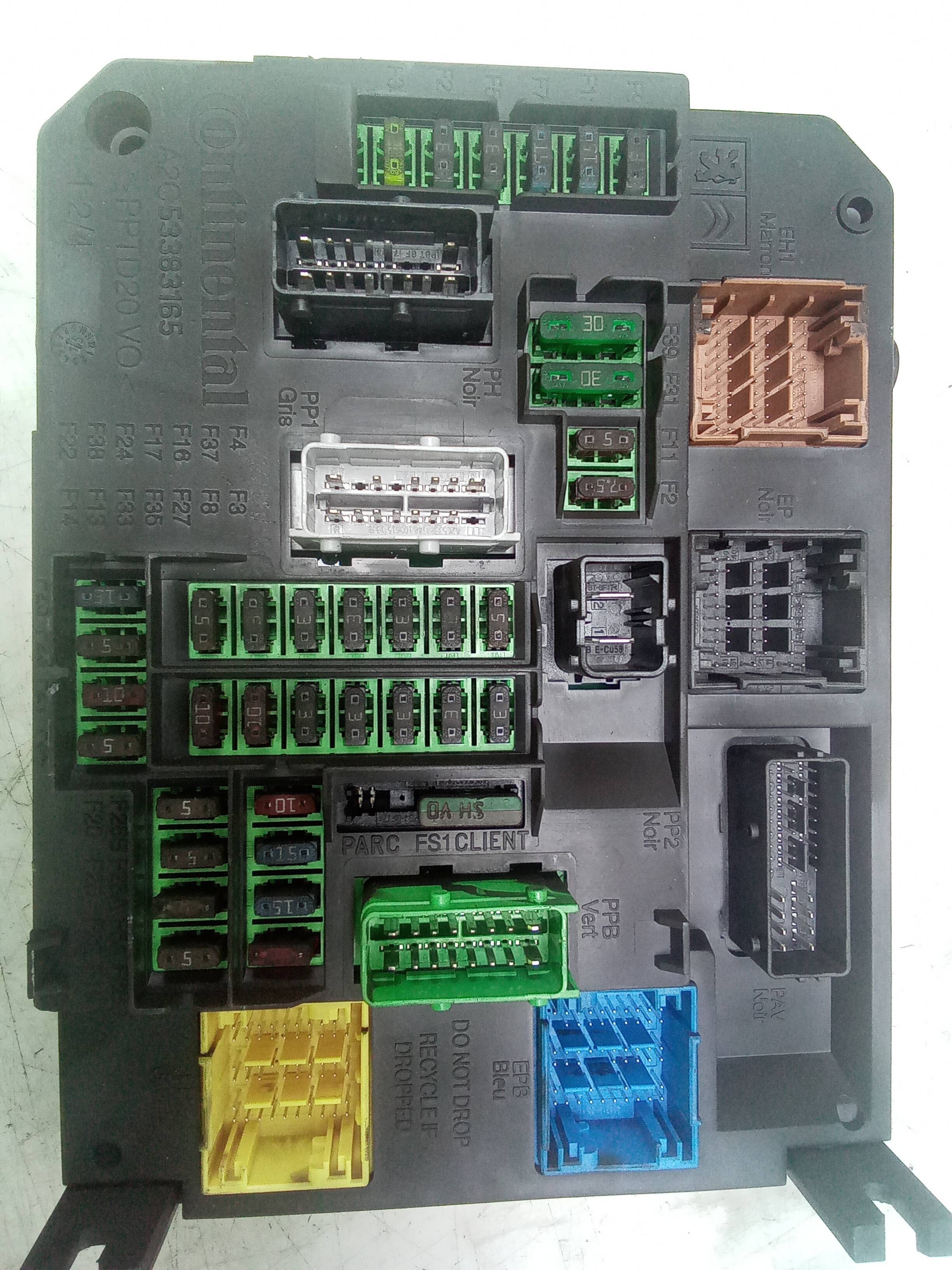 Caja fusibles citroen ds5 (09.2011->)