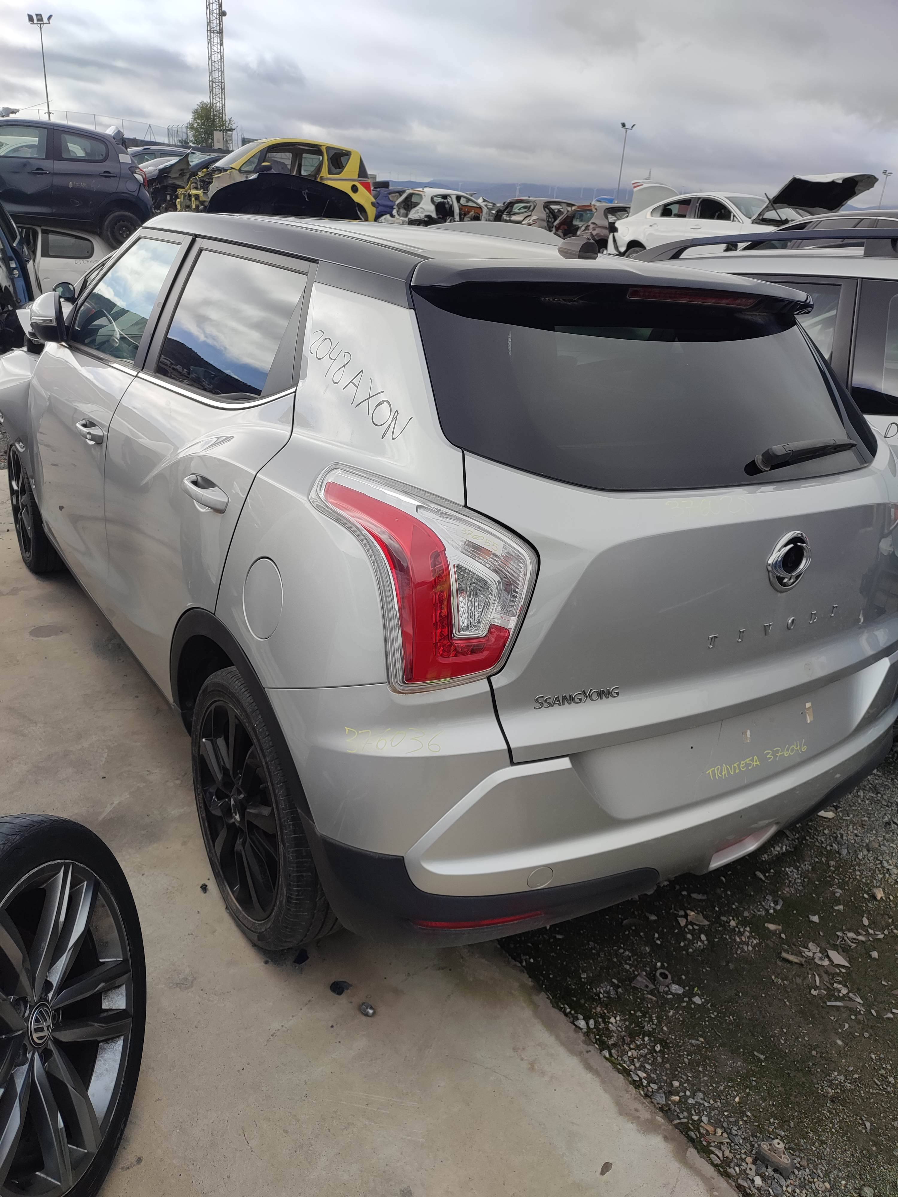 Bisagras porton trasero ssangyong tivoli (2015->)