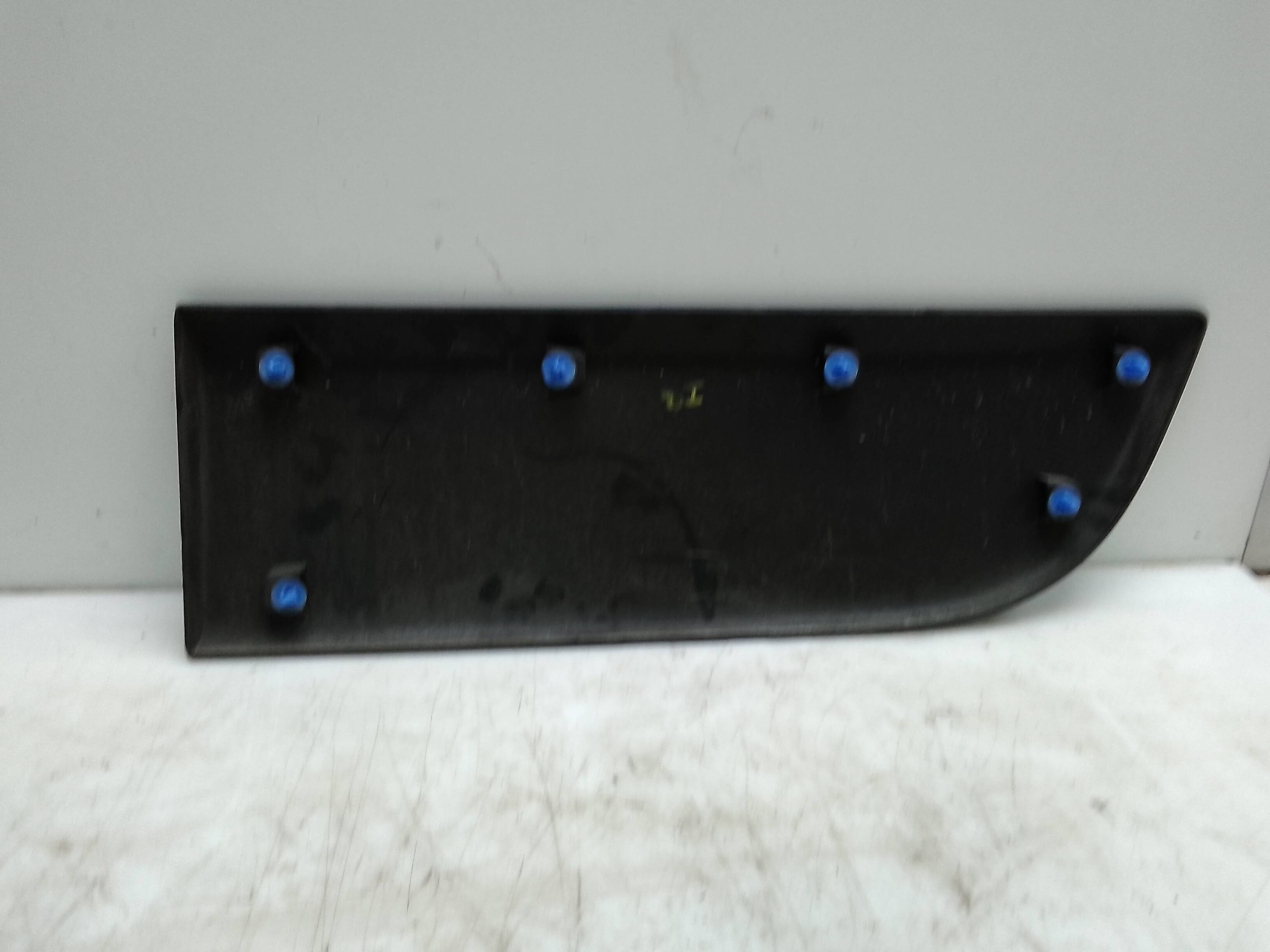 Embellecedor puerta delantera izquierda renault master iii furgón (02.2010->)