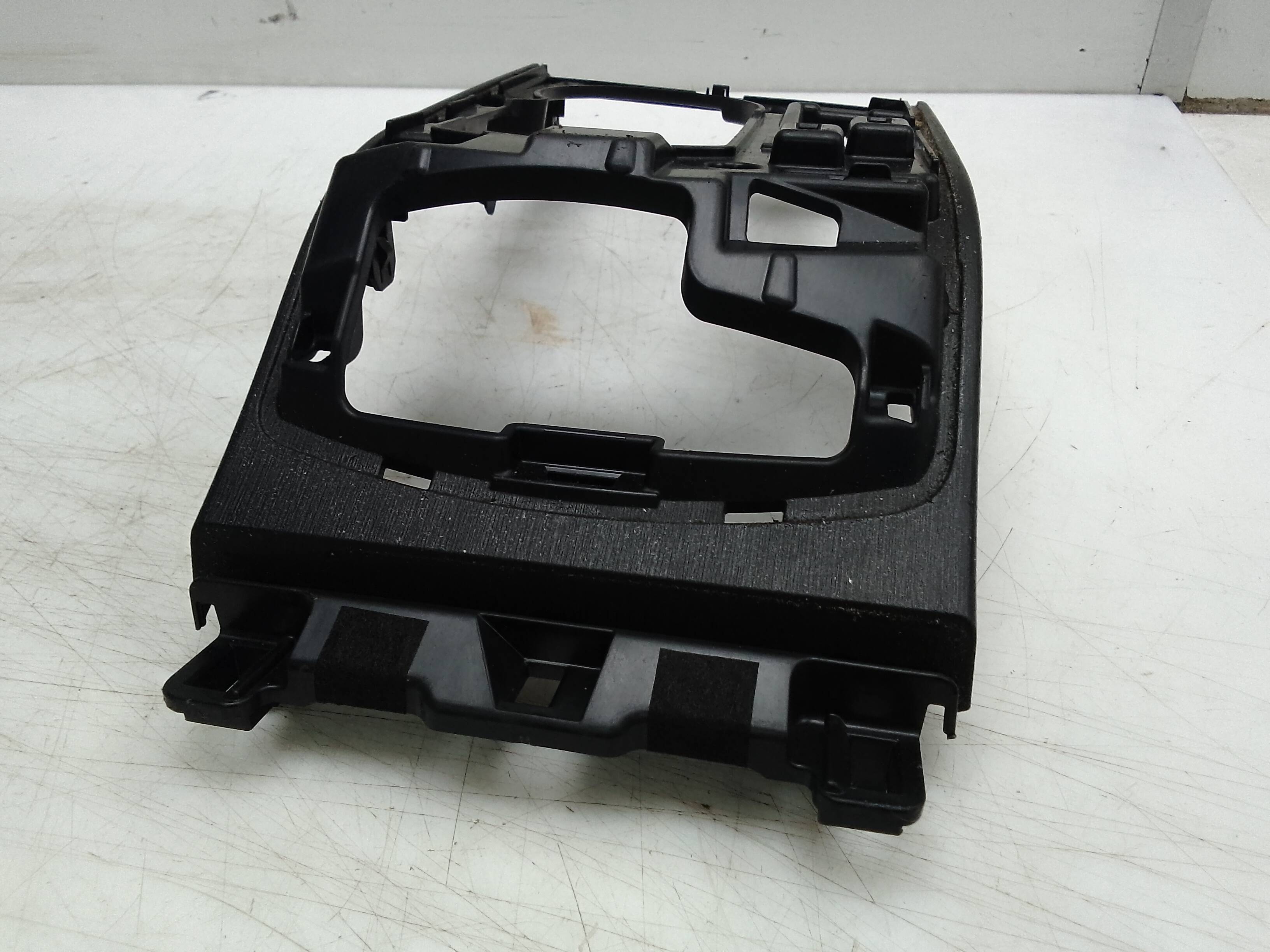 Soporte vasos delantero toyota prius + (zvw40)(2012->)