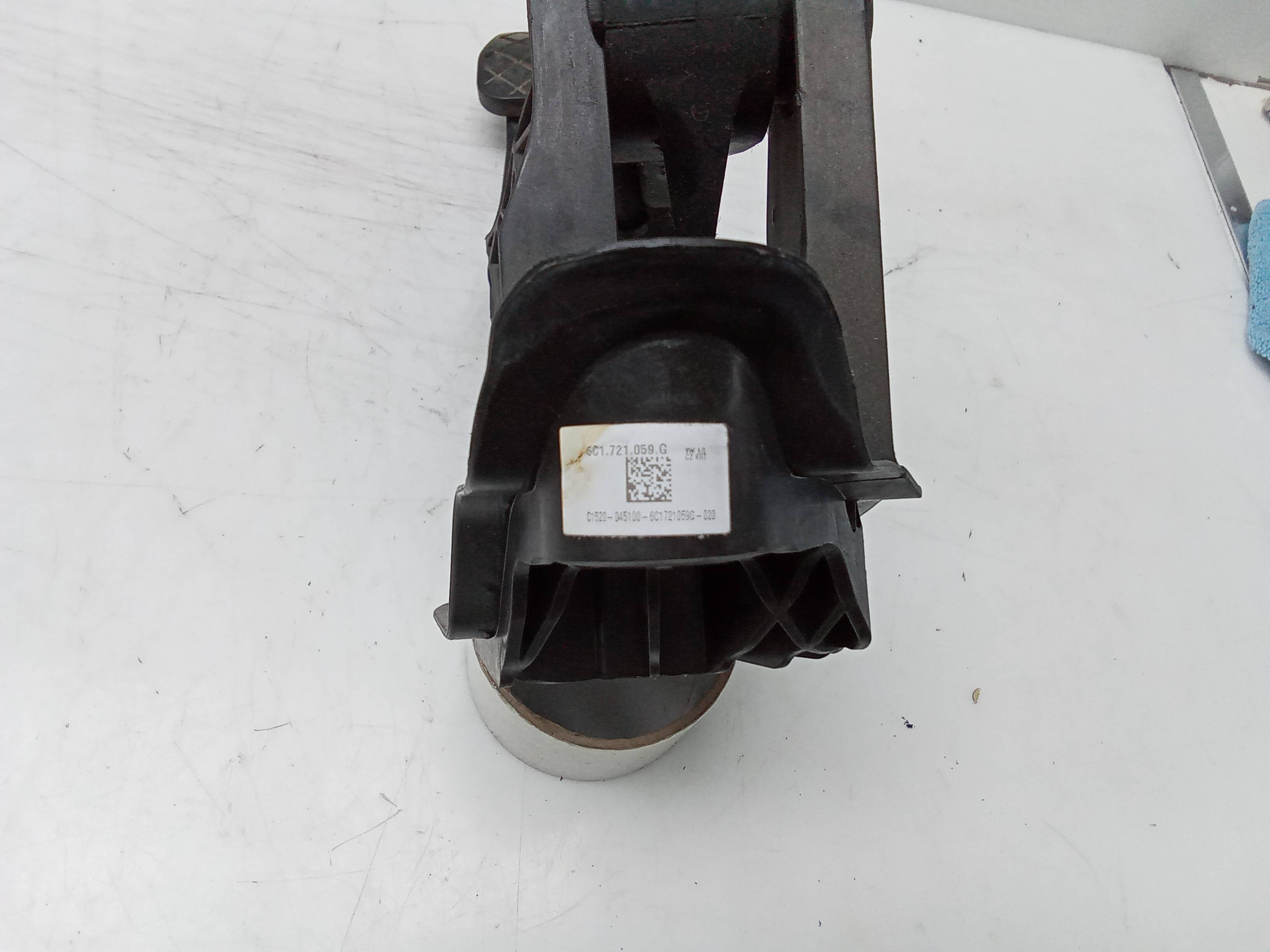 Pedal embrague skoda fabia (nj3)(08.2014->)