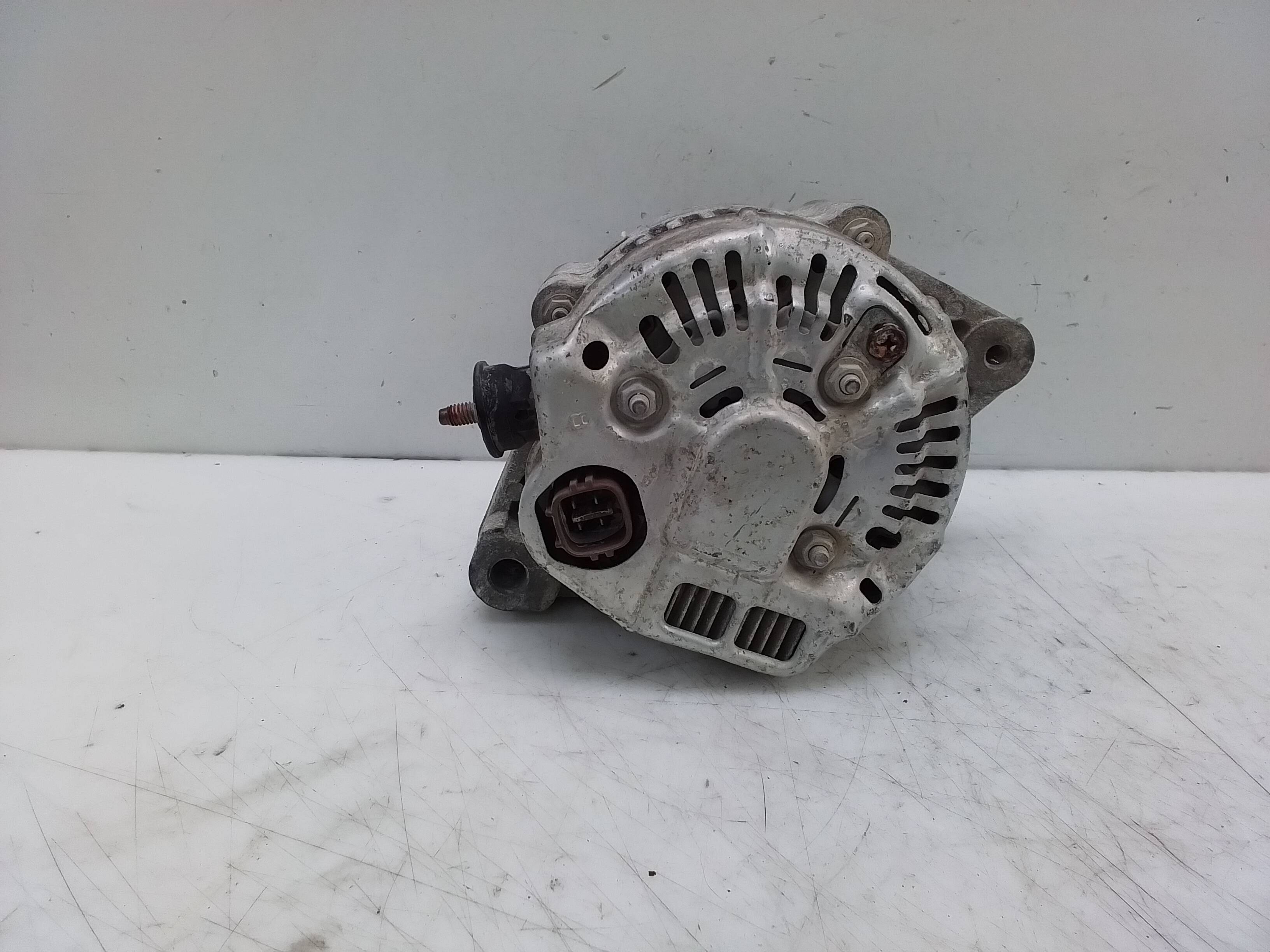 Alternador toyota land cruiser (j12)(2003->)