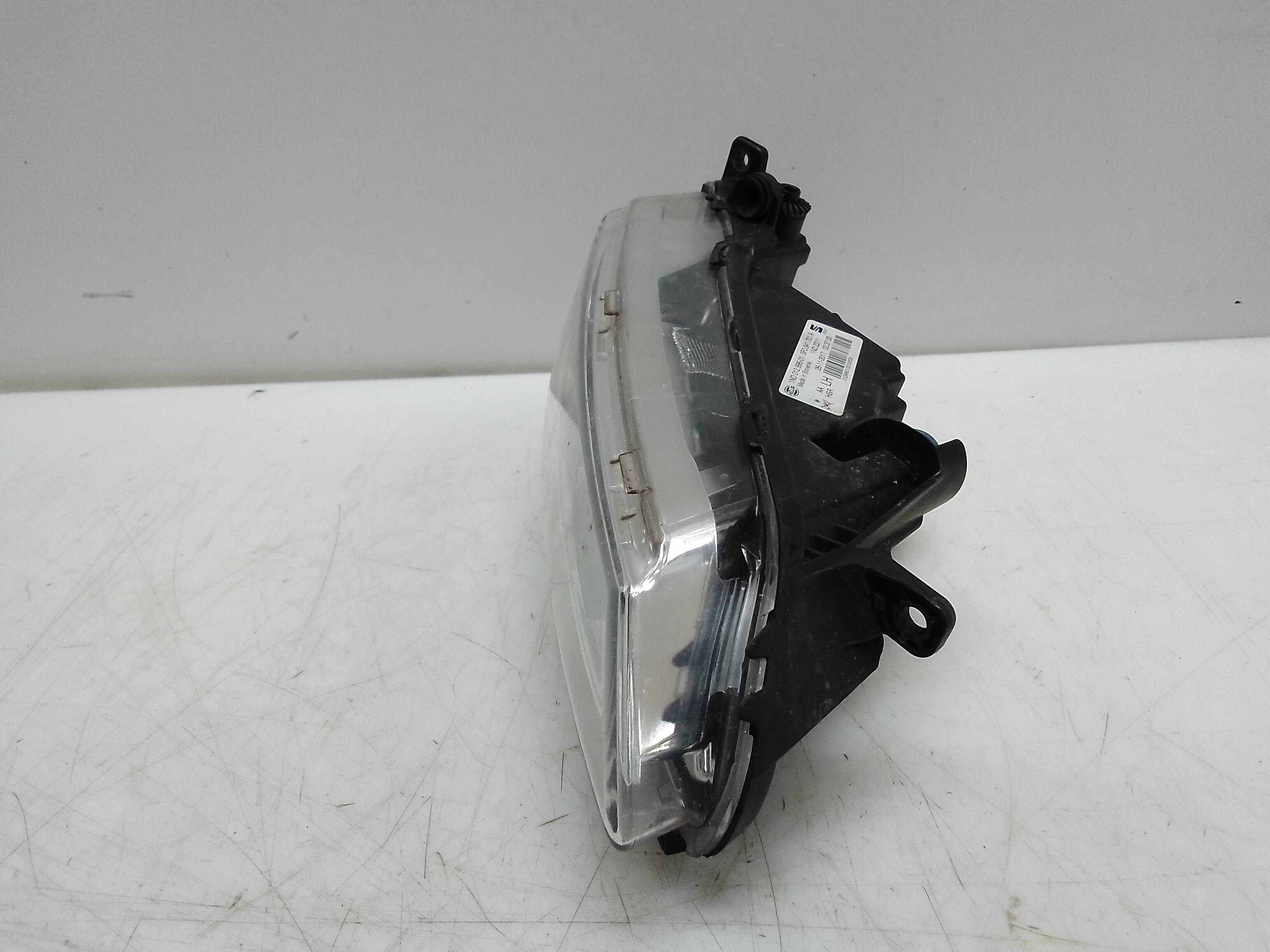 Faro antiniebla izquierdo seat leon (5f1)(09.2012->)