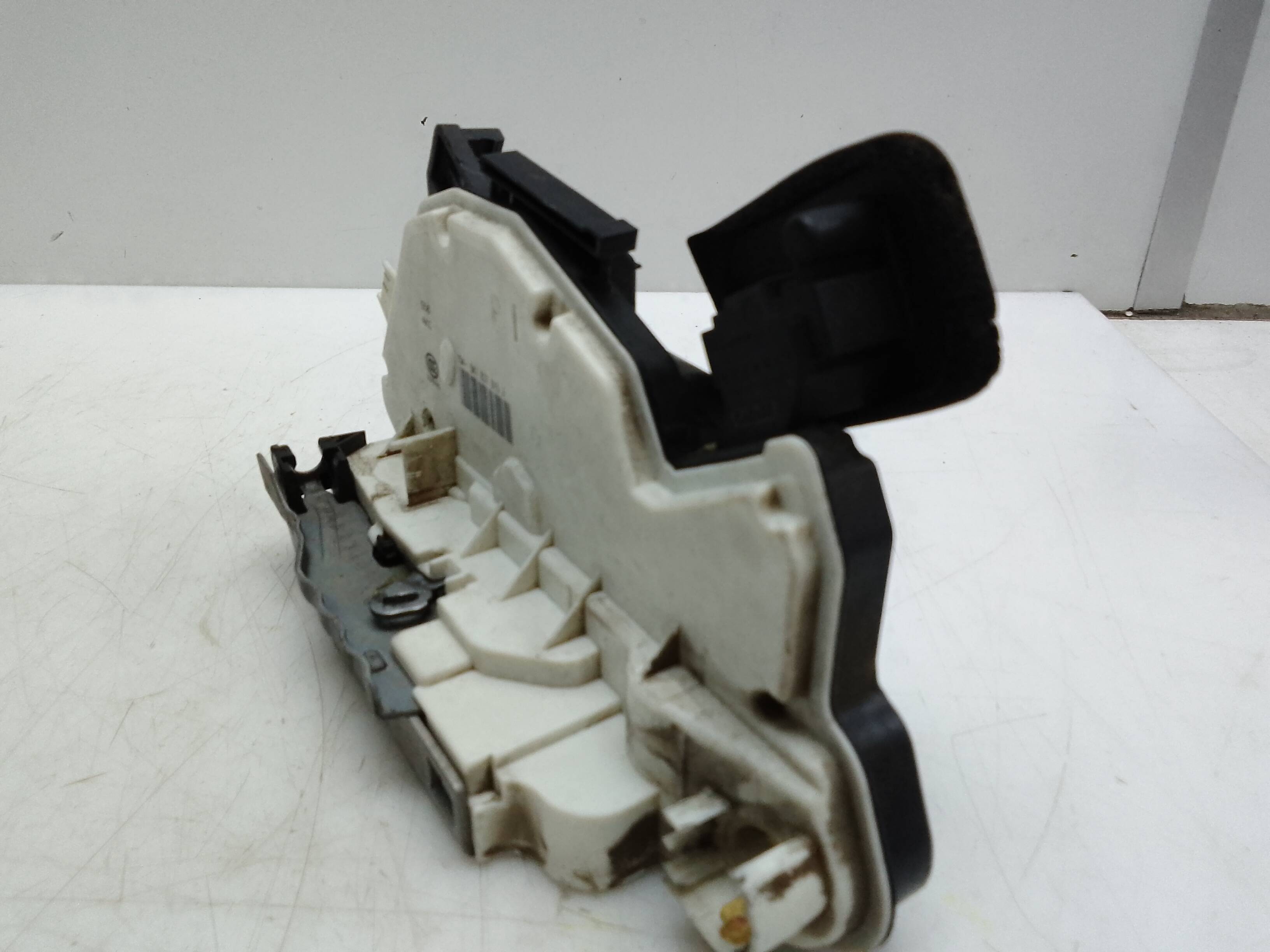 Cerradura puerta delantera izquierda seat leon (5f1)(09.2012->)