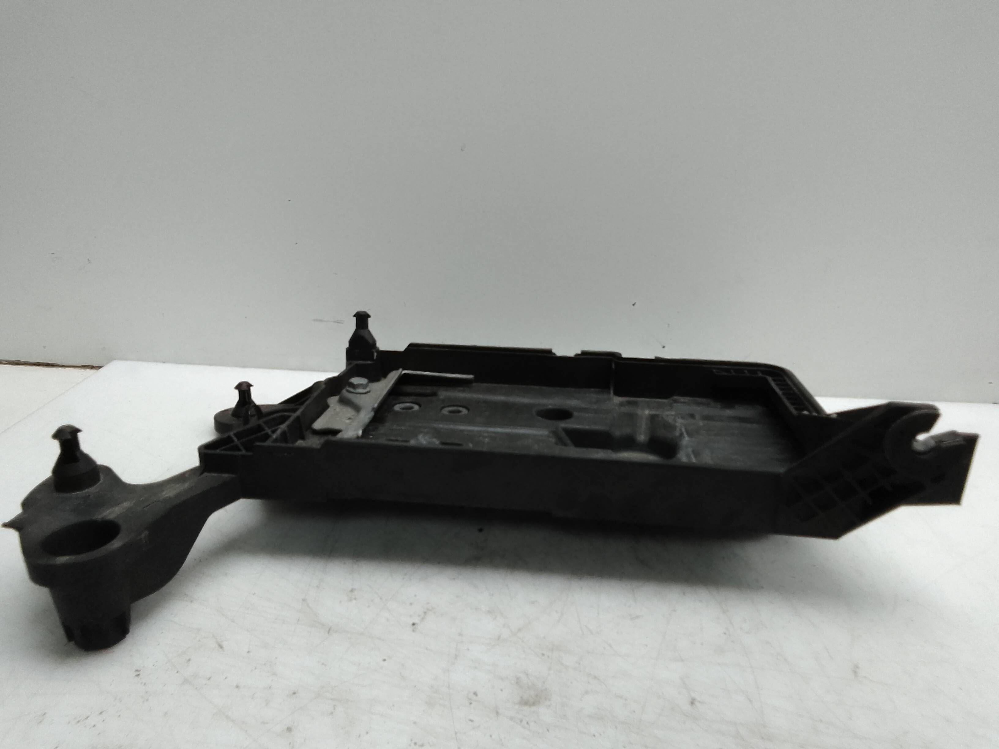 Soporte de bateria frontal seat leon (5f1)(09.2012->)