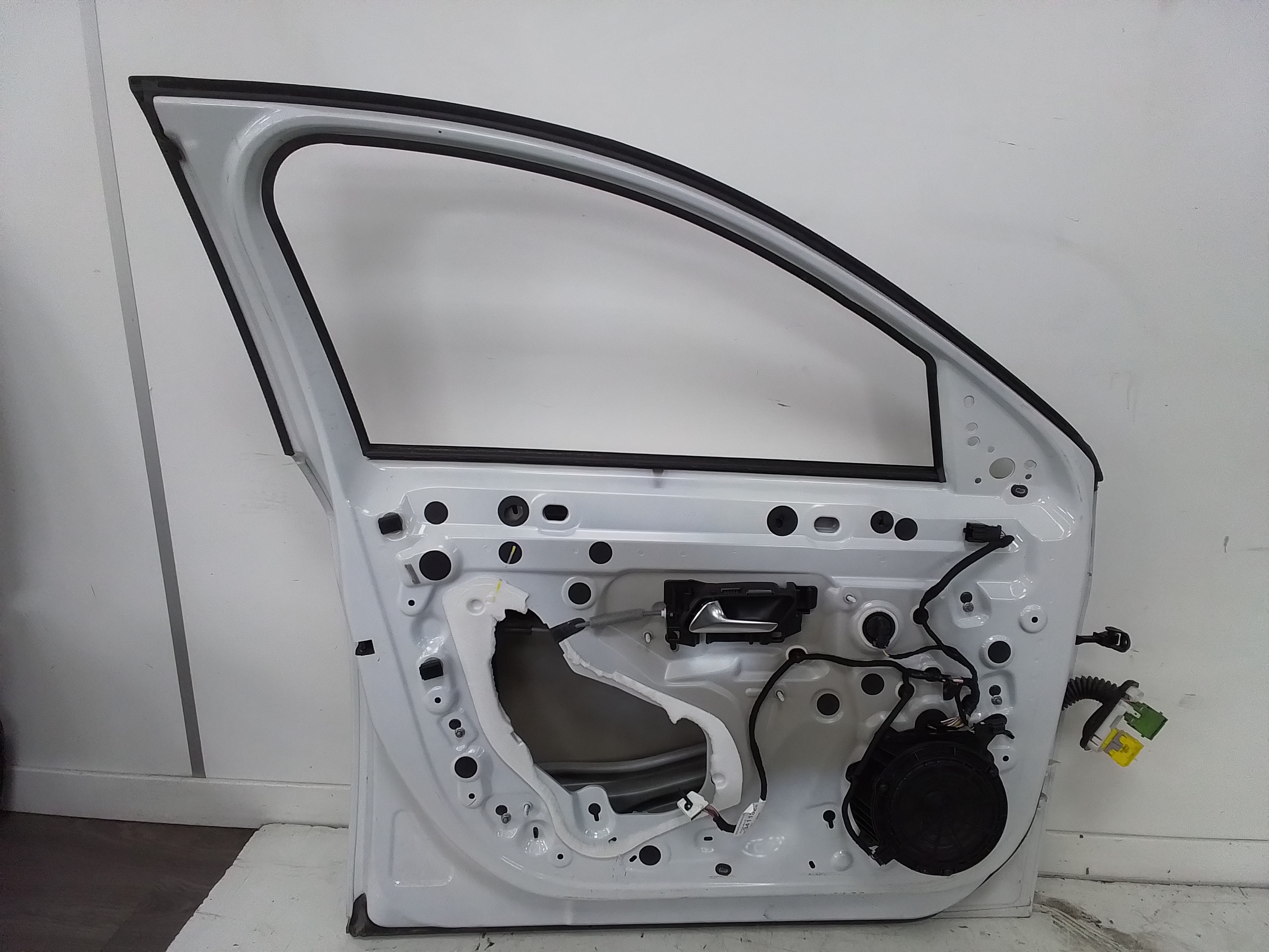 Puerta delantera izquierda peugeot 208 (p2)(06.2019->)