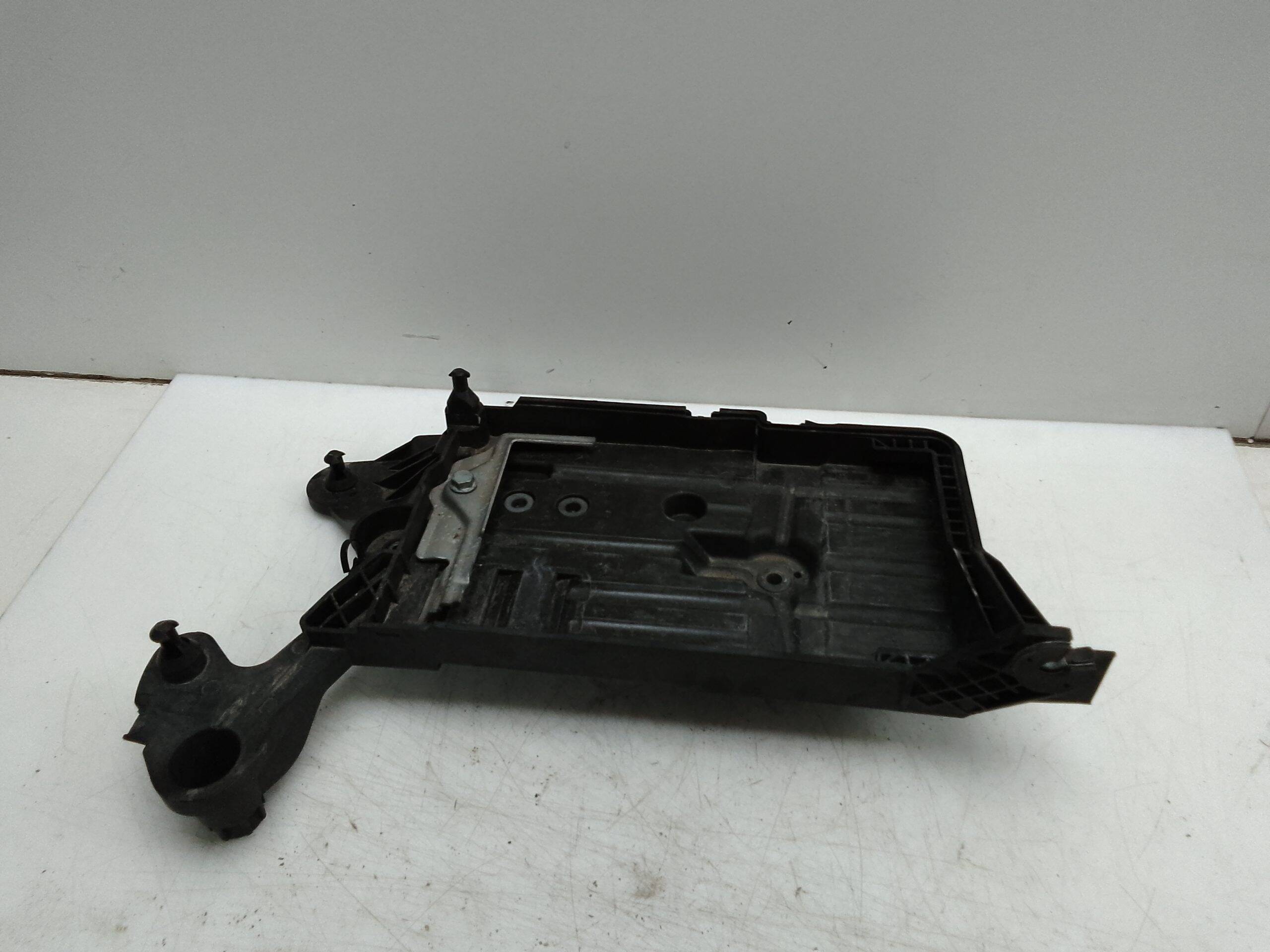 Soporte de bateria frontal seat leon (5f1)(09.2012->)