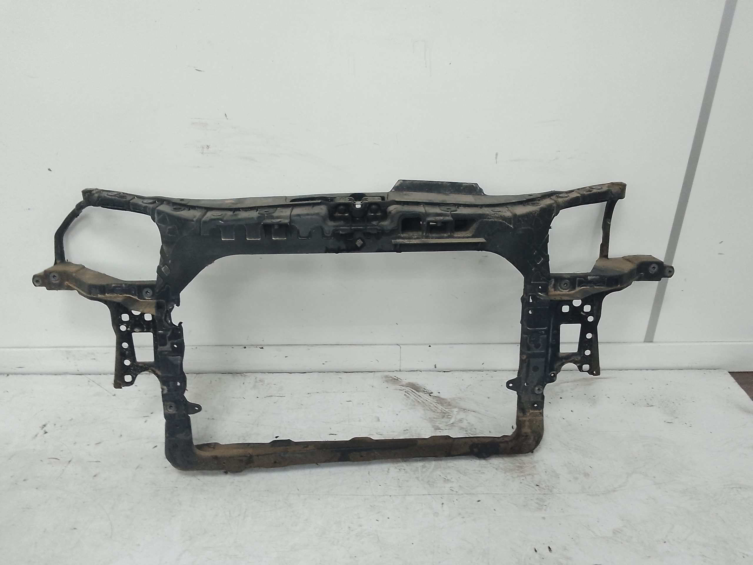 Soporte radiador volkswagen polo iv (9n3)(04.2005->)