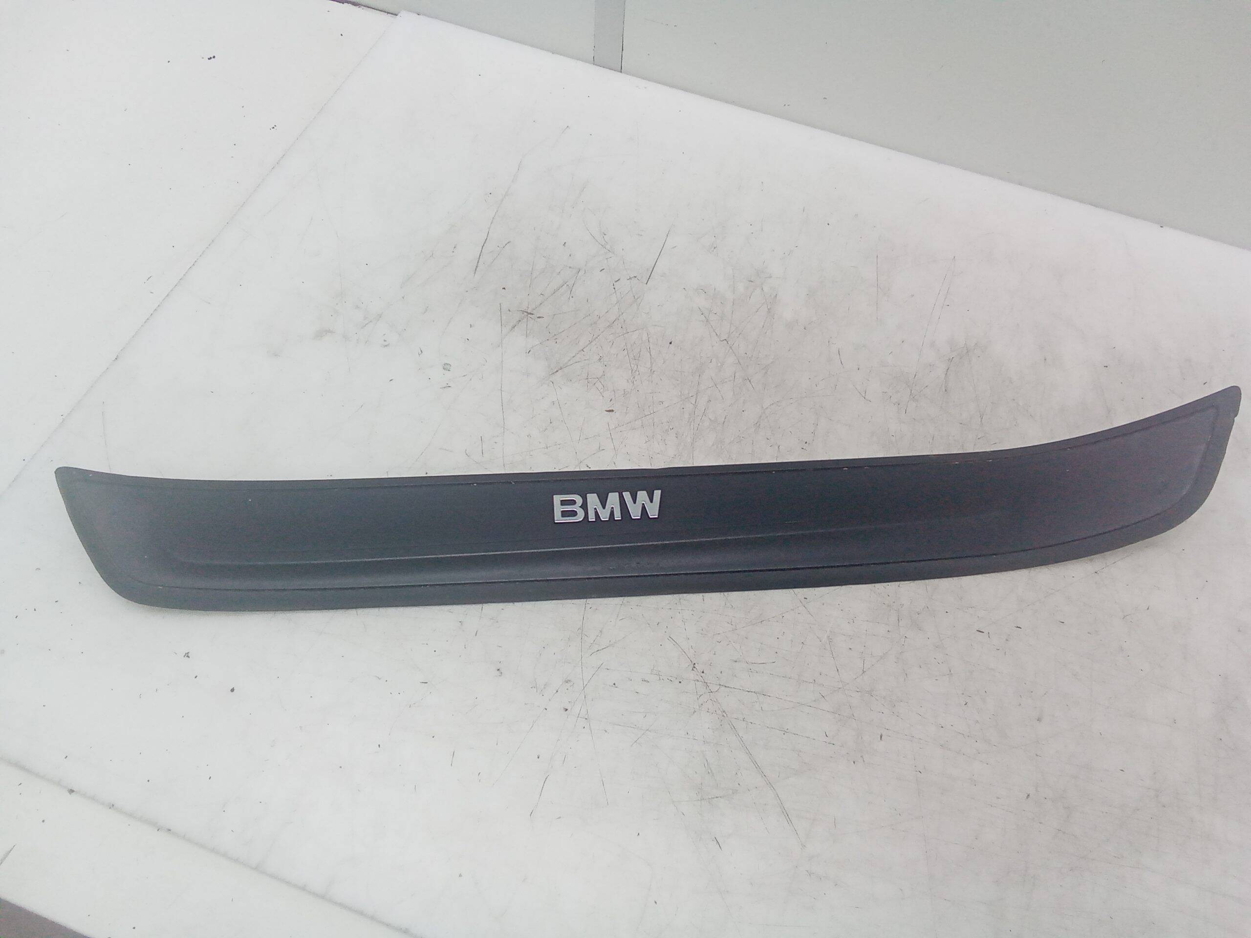 Moldura puert delantera izquierda bmw serie x1 (f48)(2015->)