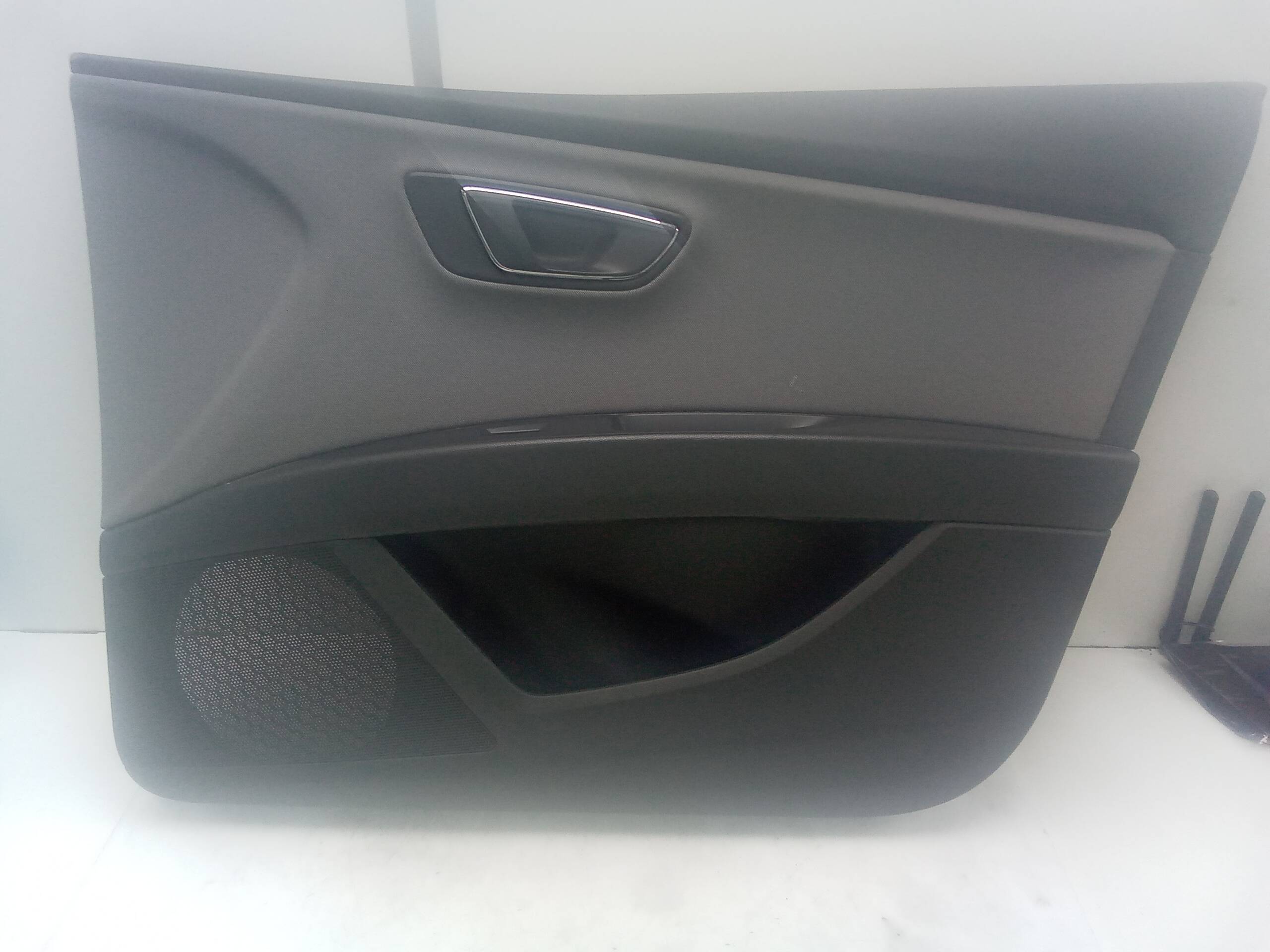 Guarnecido puerta delantera derecha seat leon (5f1)(09.2012->)