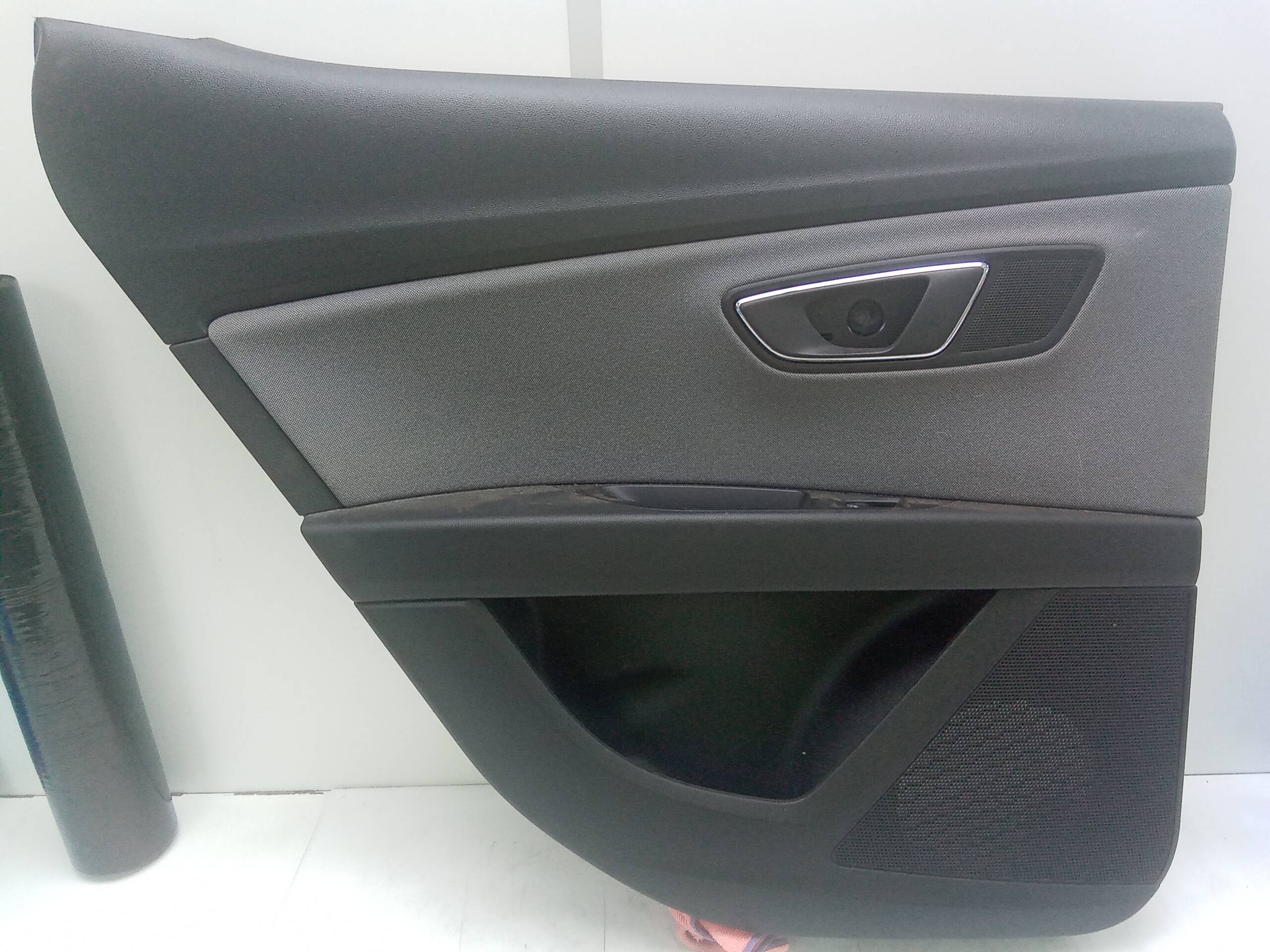 Guarnecido puerta trasera izquierda seat leon (5f1)(09.2012->)